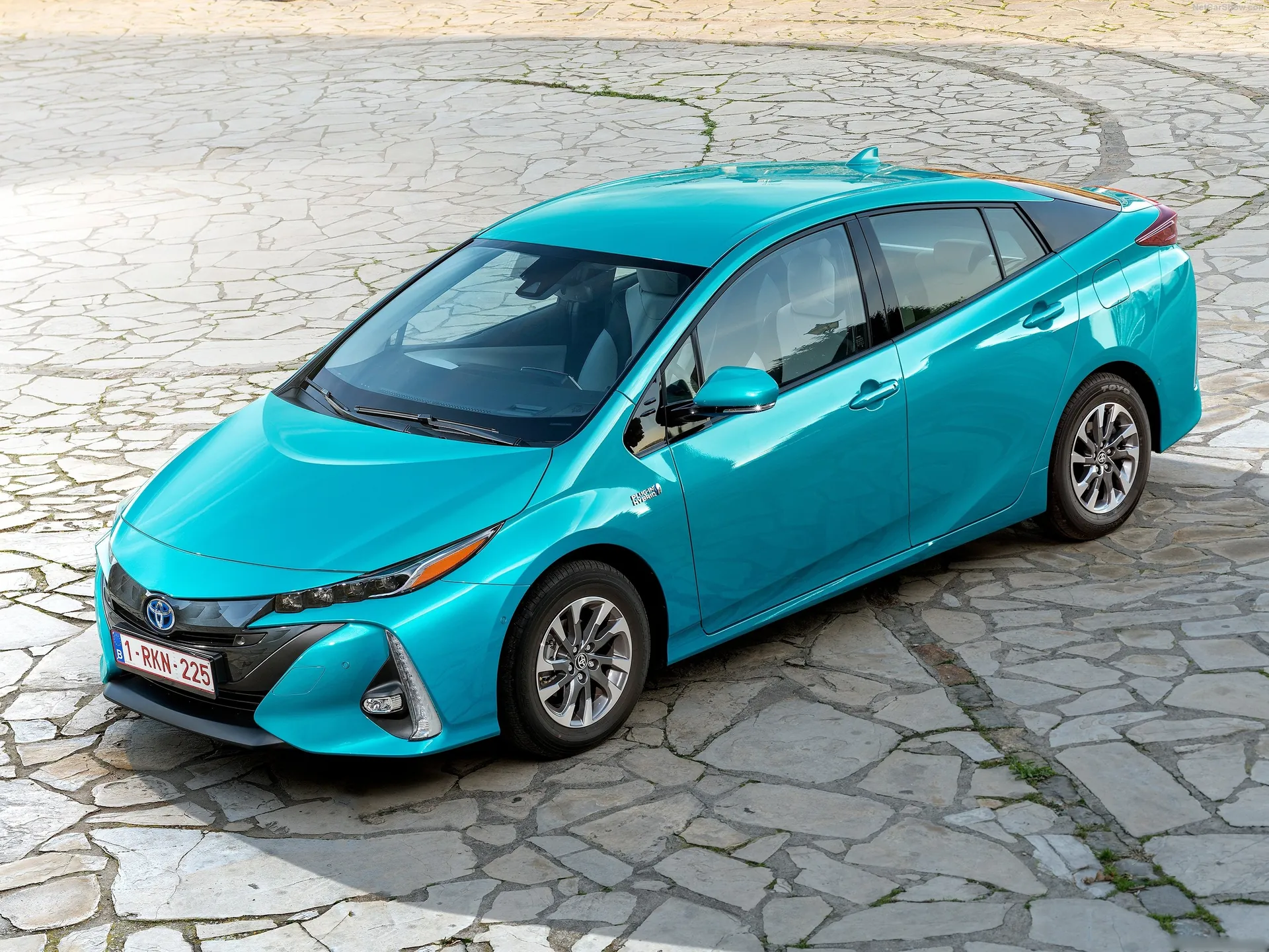 Toyota Prius Plug-in Hybrid (2017)