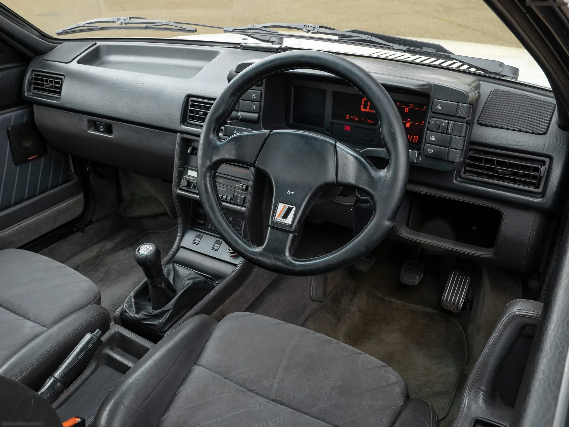 Audi quattro (1988) – interiér