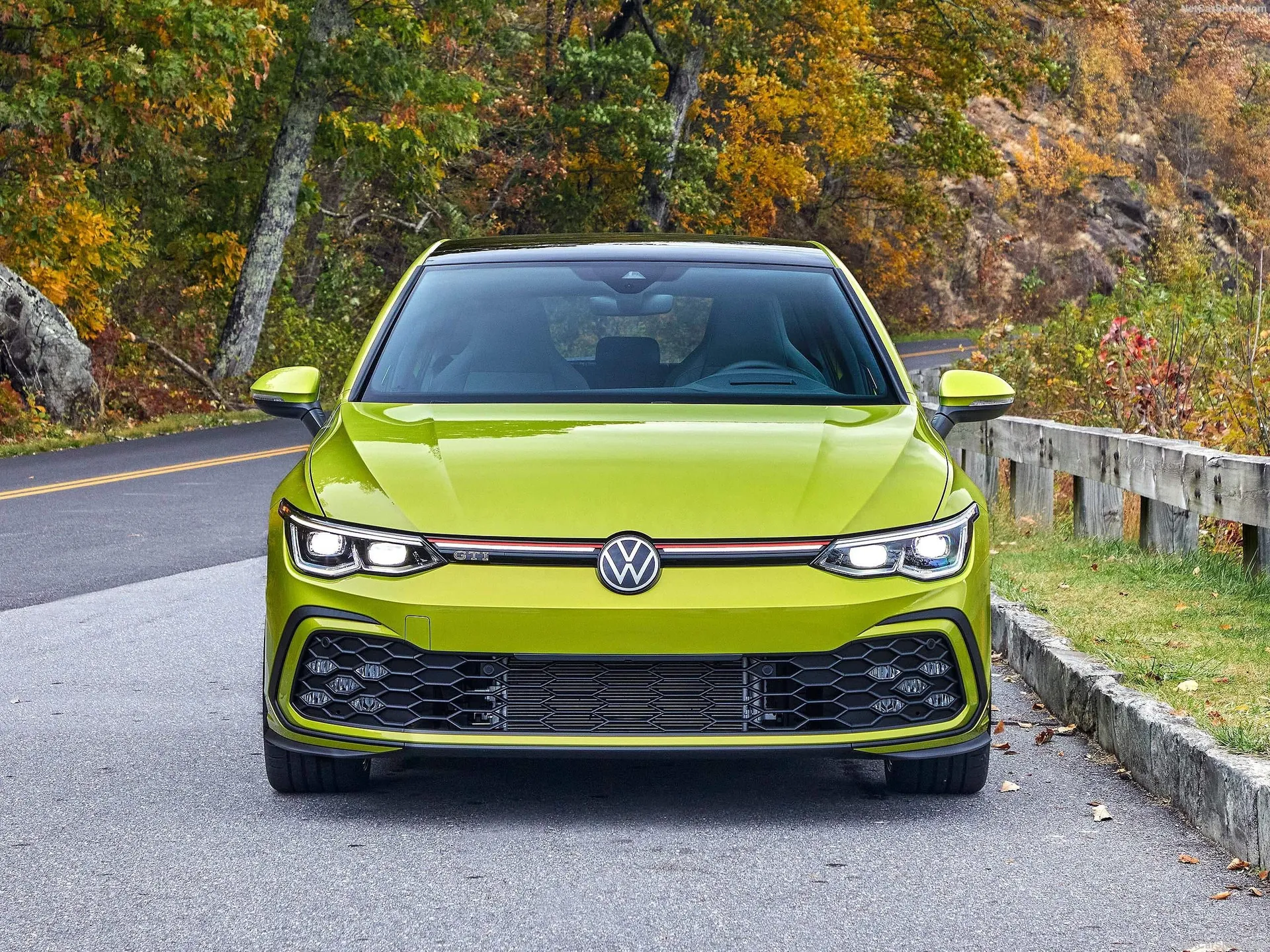 Volkswagen Golf GTI [US] (2022) – zepředu