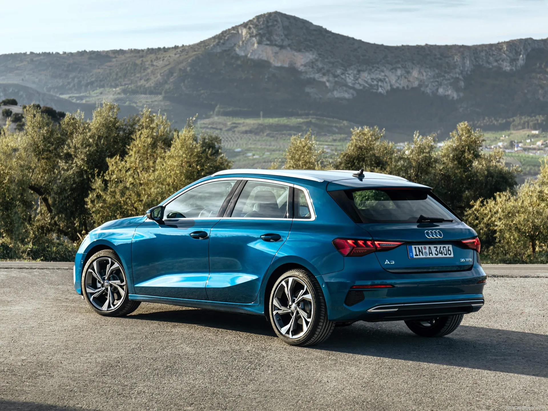 Audi A3 Sportback (2021) – zadní tříčtvrteční pohled