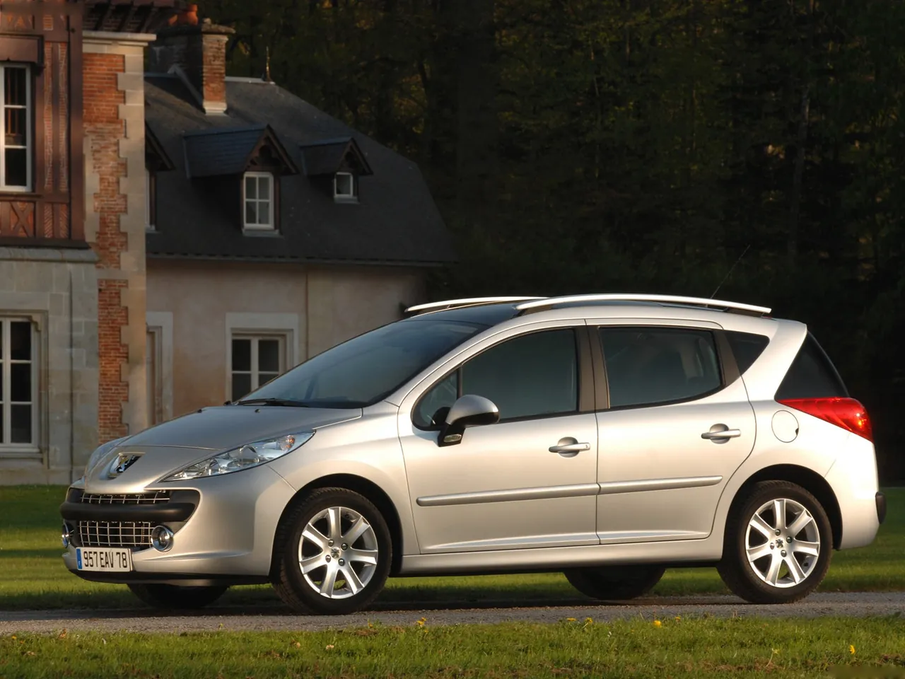 Peugeot 207 SW (2008)