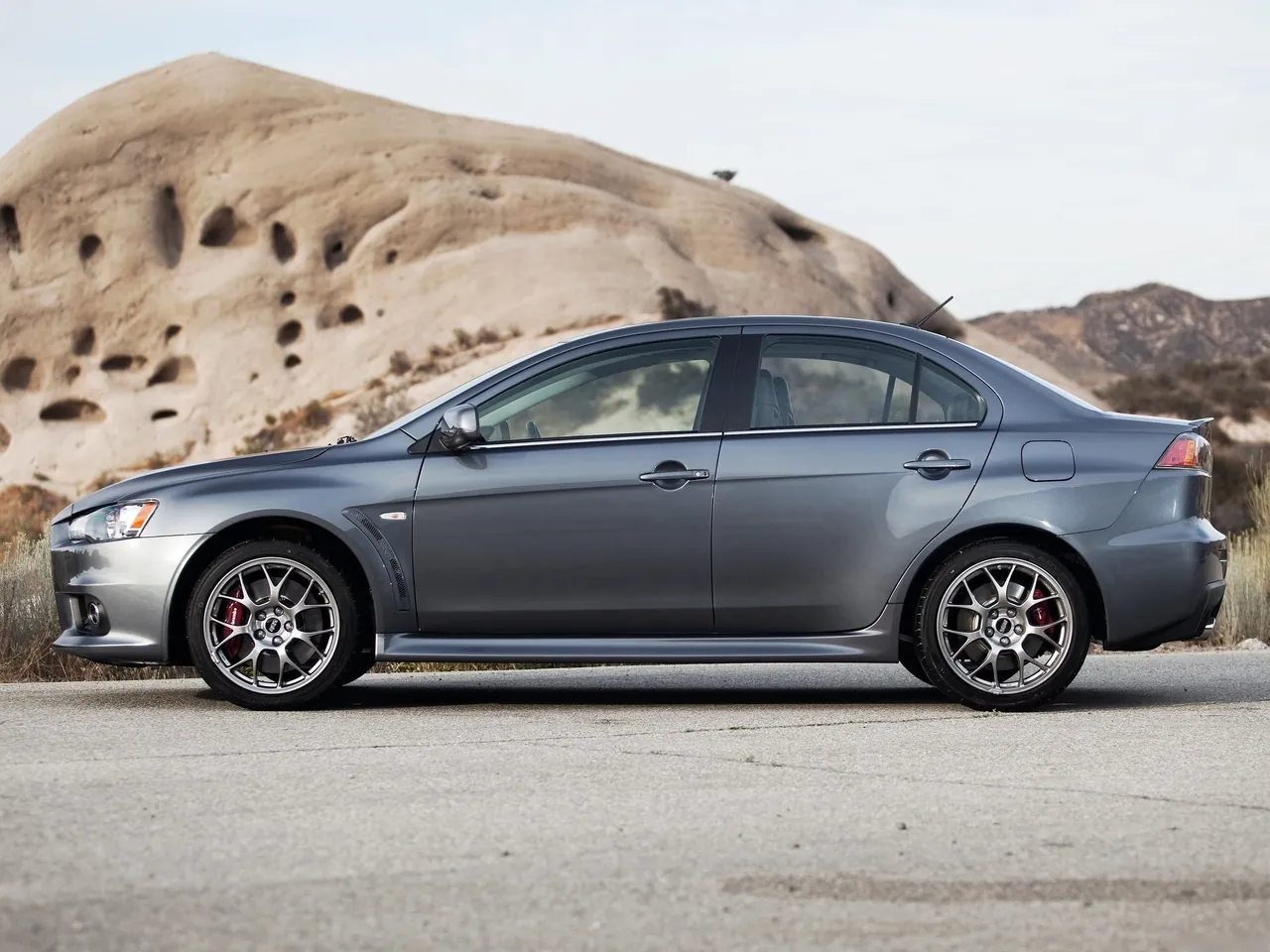 Mitsubishi Lancer Evolution MR (2011) – boční profil