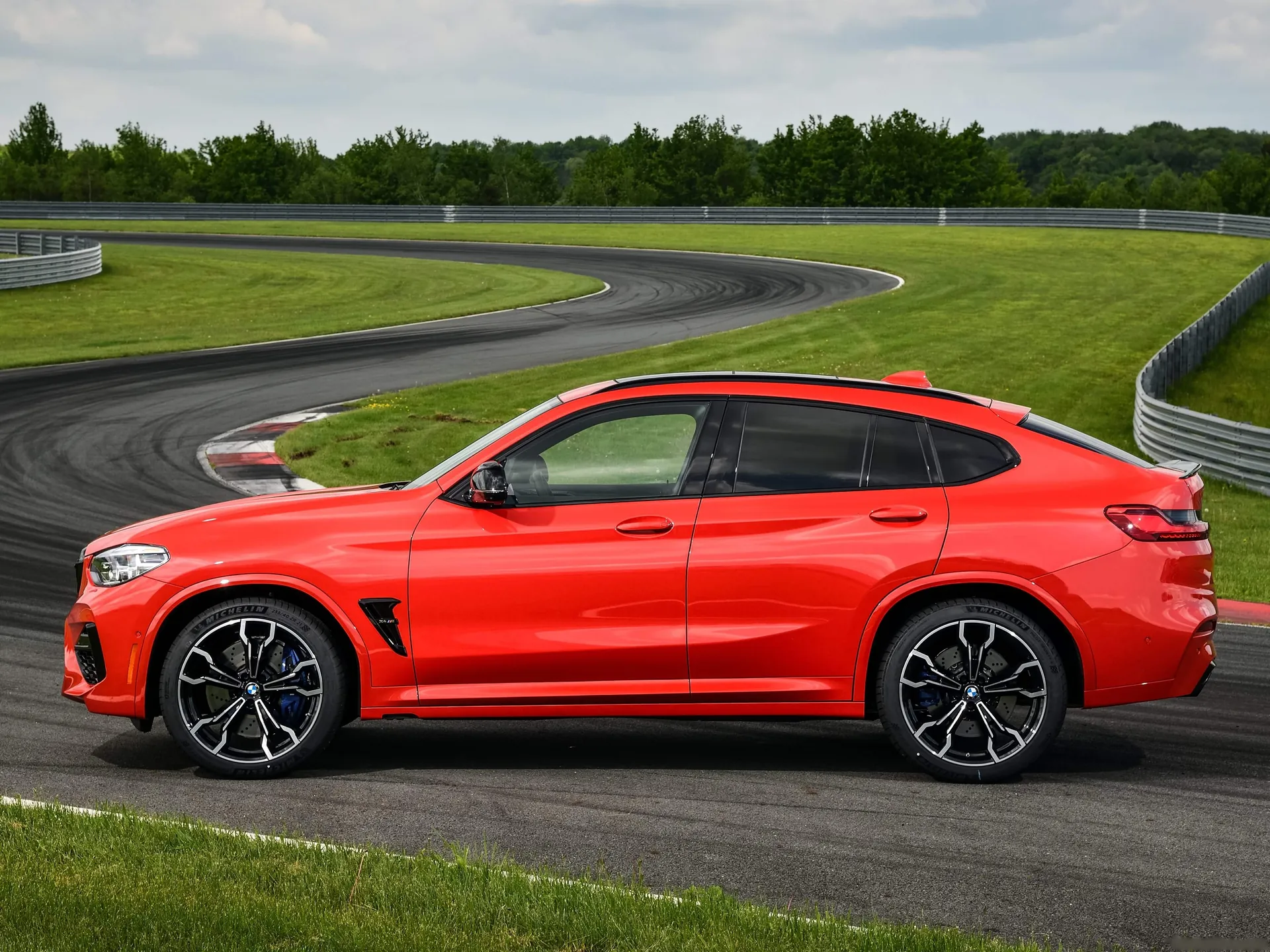 BMW X4 M Competition (2020) - Side Profile