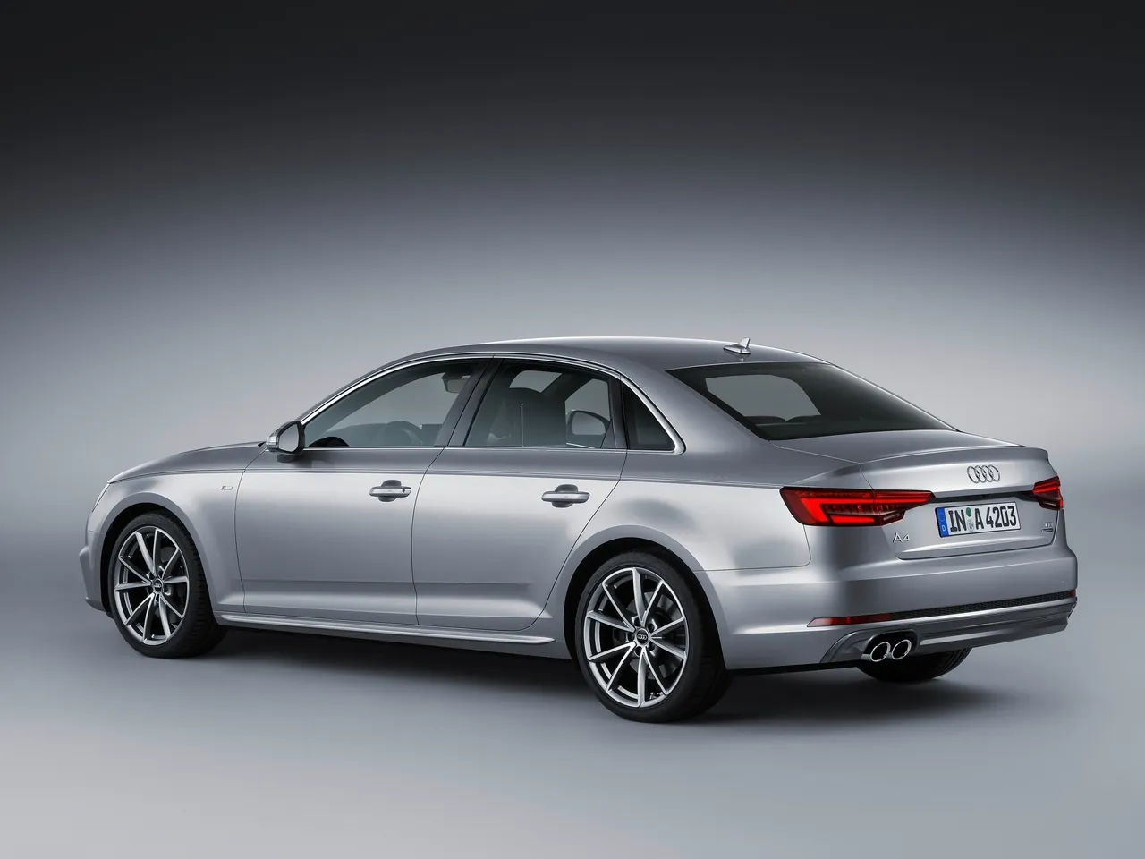 Audi A4 (2016) – zadní tříčtvrteční pohled