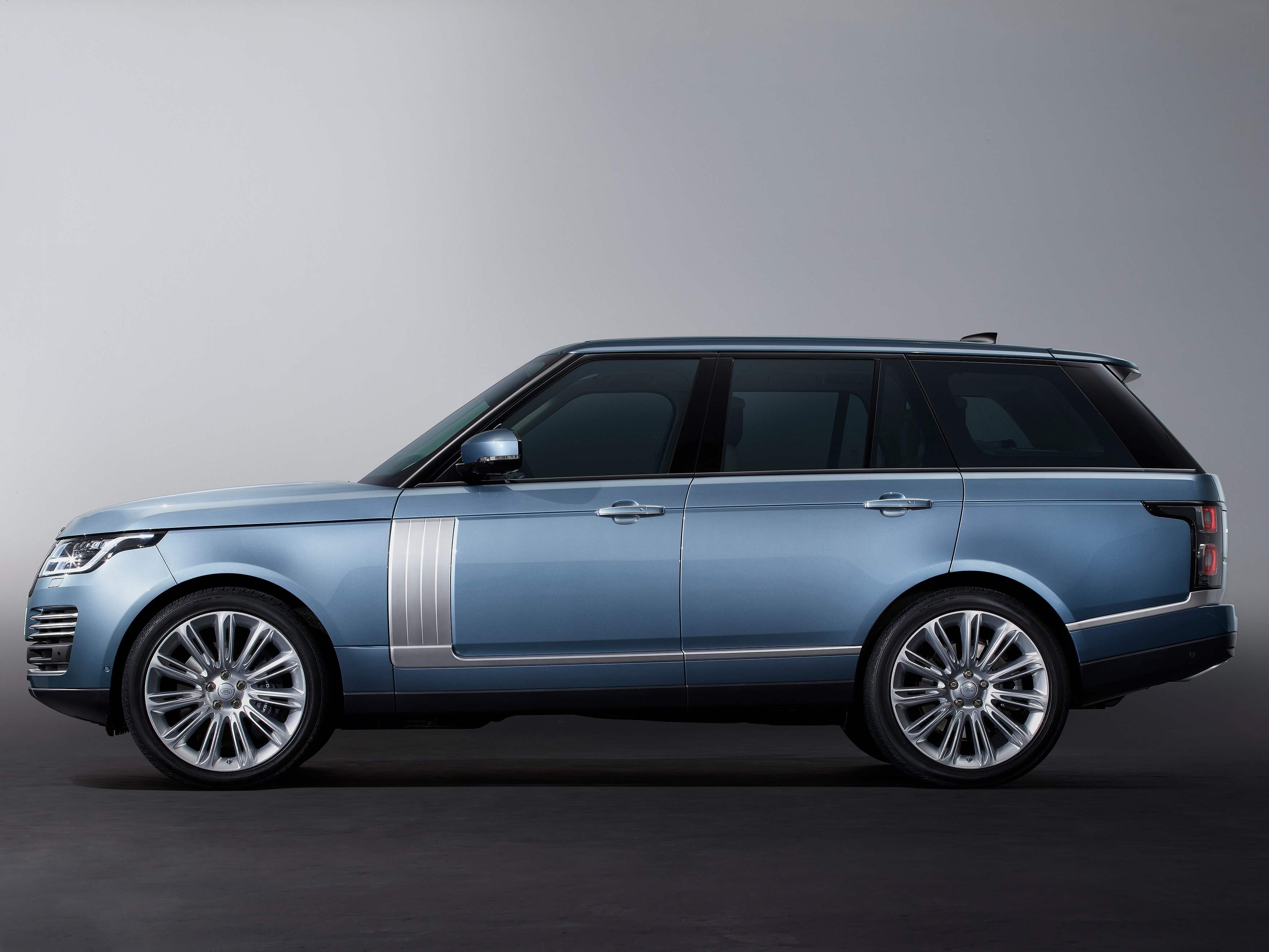 Land Rover Range Rover (2018) – boční profil