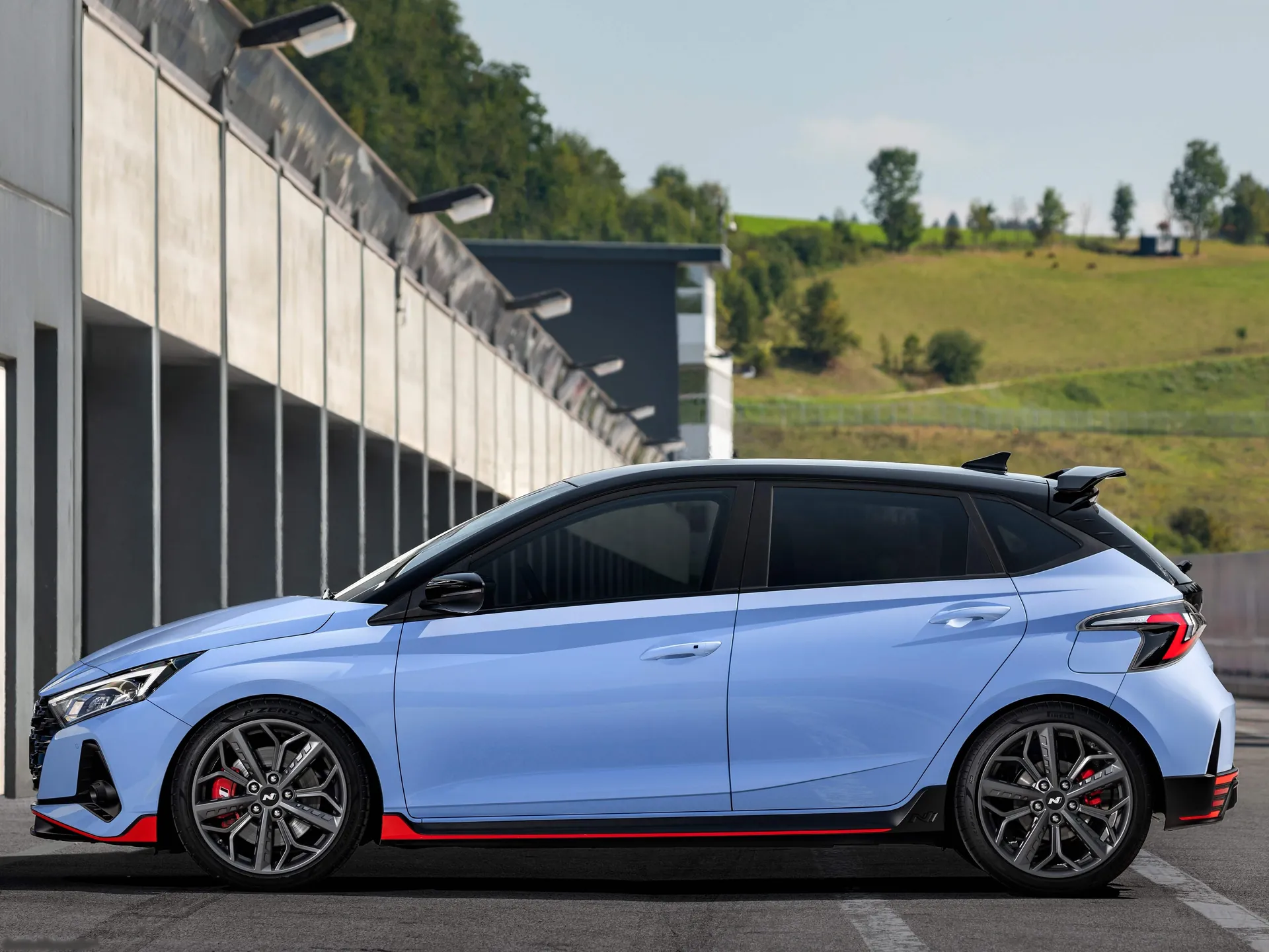 Hyundai i20 N (2021) – boční profil