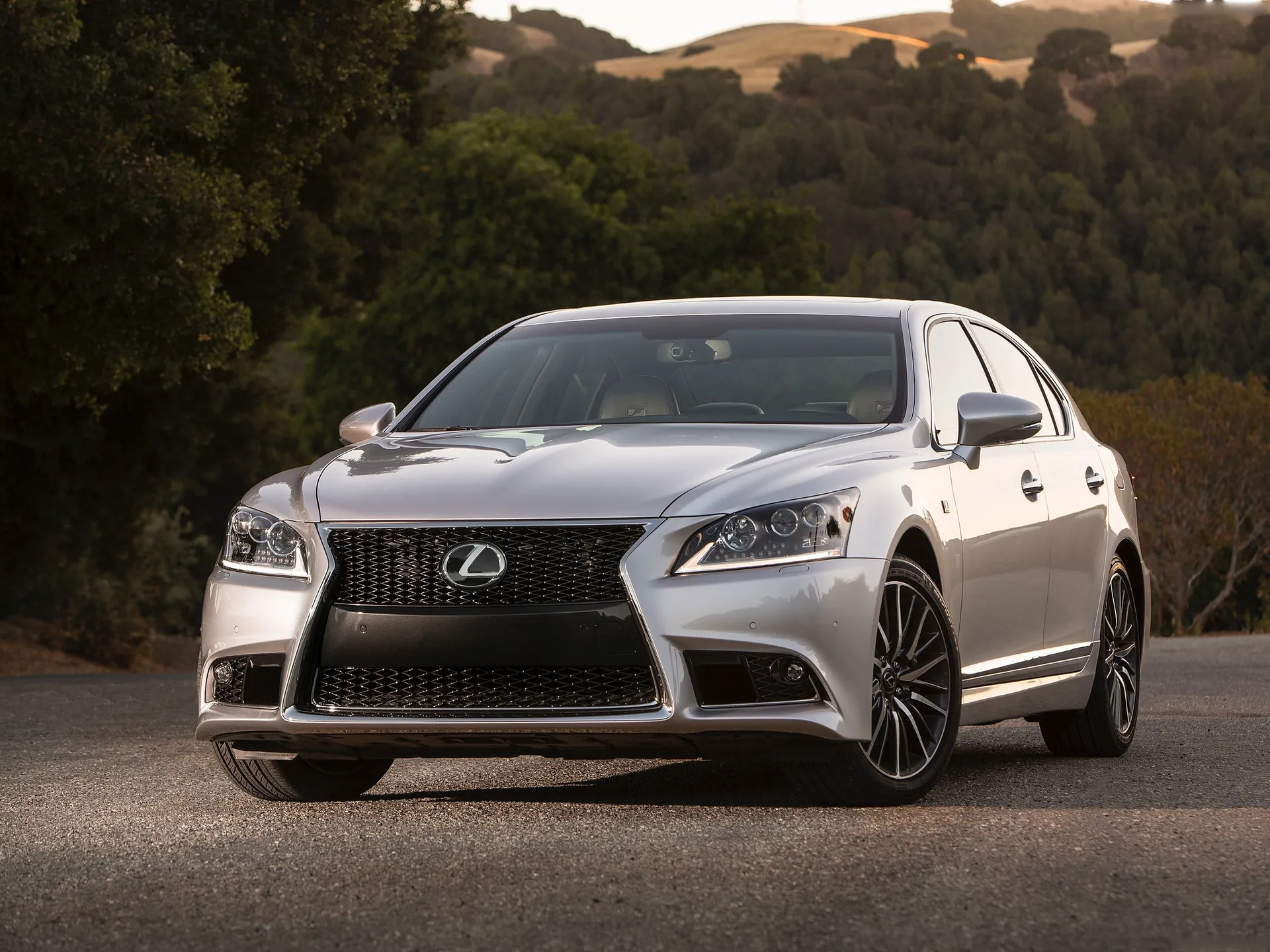 Lexus LS 460 F Sport (2013)