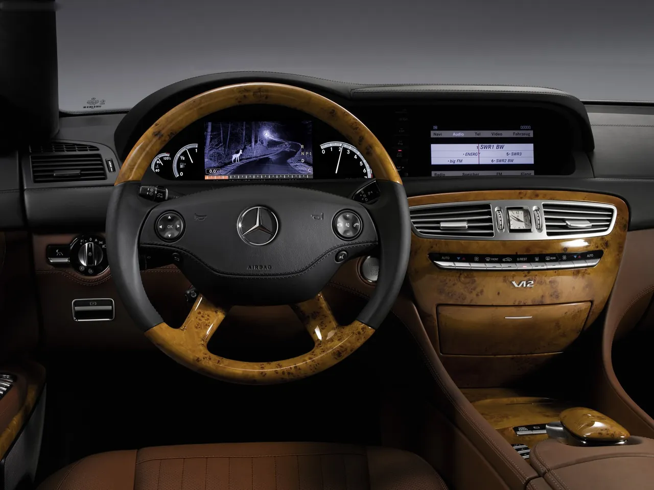 Mercedes-Benz CL 600 (2007) - Interior