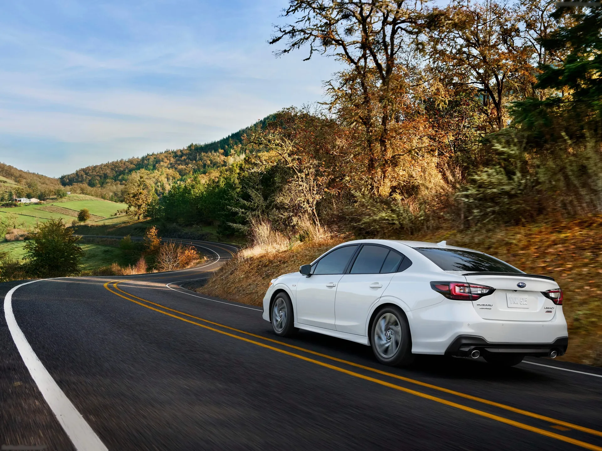Subaru Legacy (2023) – zadní tříčtvrteční pohled