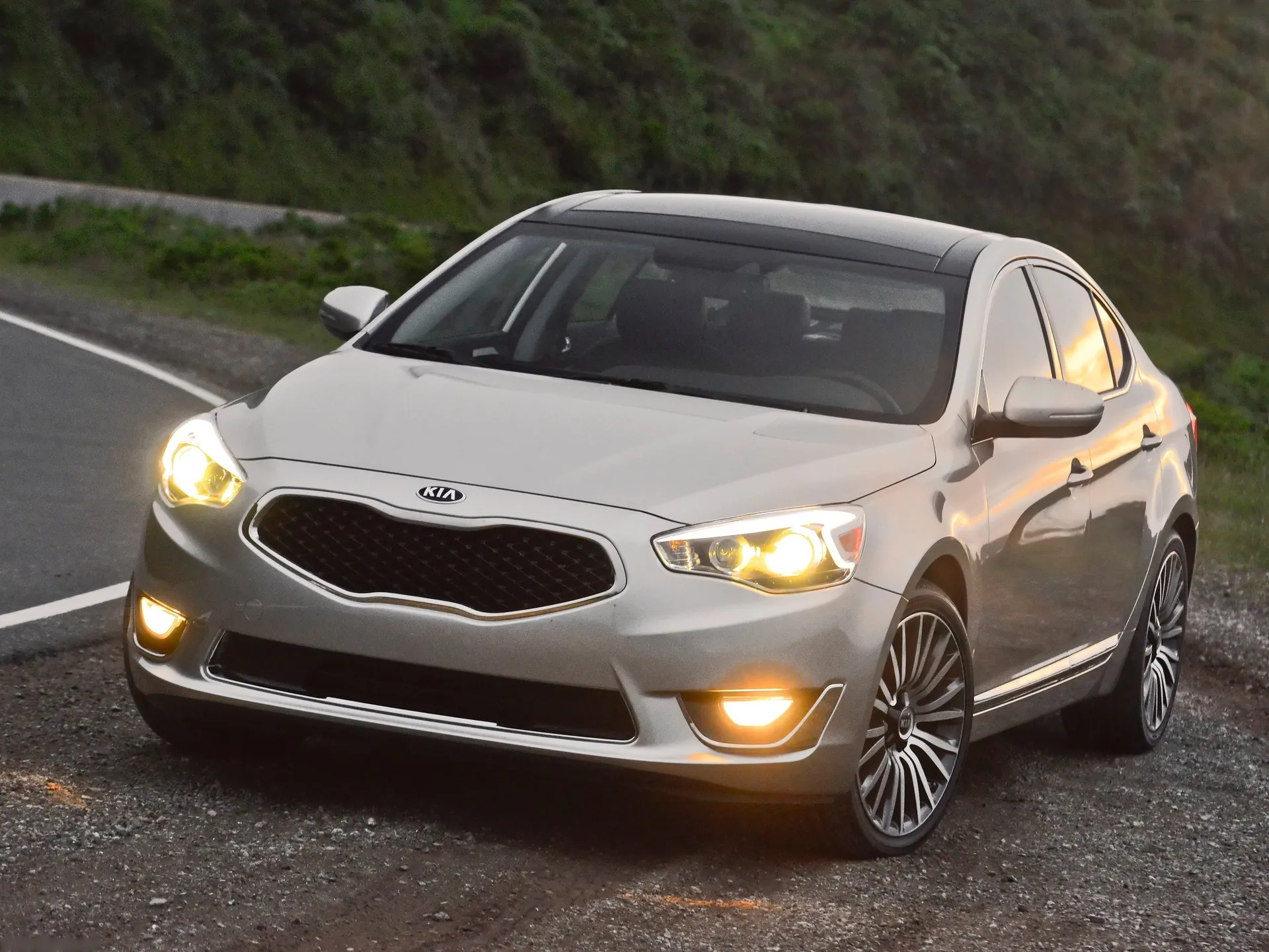 Kia Cadenza (2014)