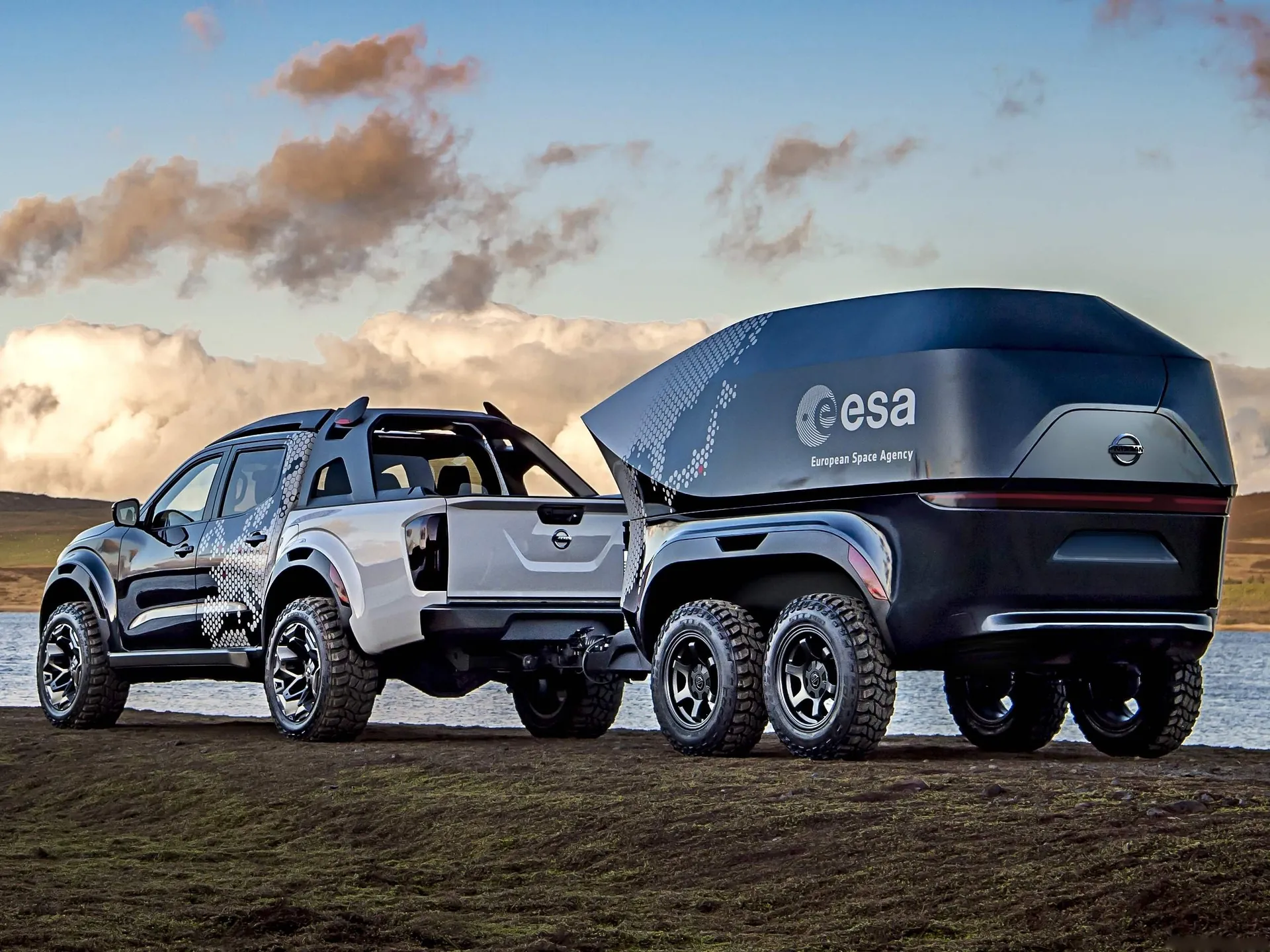 Nissan Navara Dark Sky Concept (2018) – zadní tříčtvrteční pohled