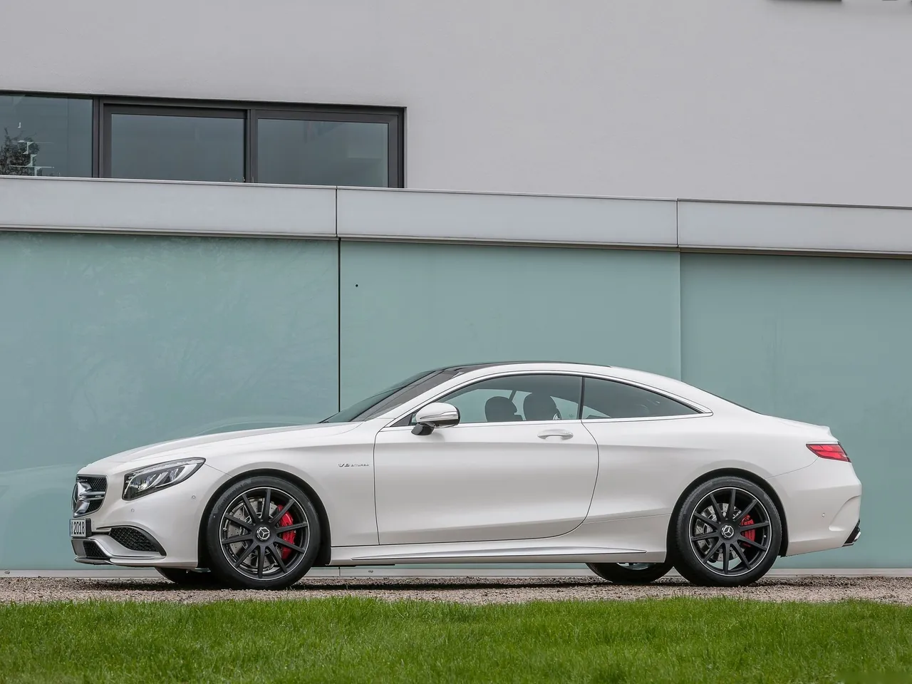 Mercedes-Benz S63 AMG Coupe (2015) – boční profil