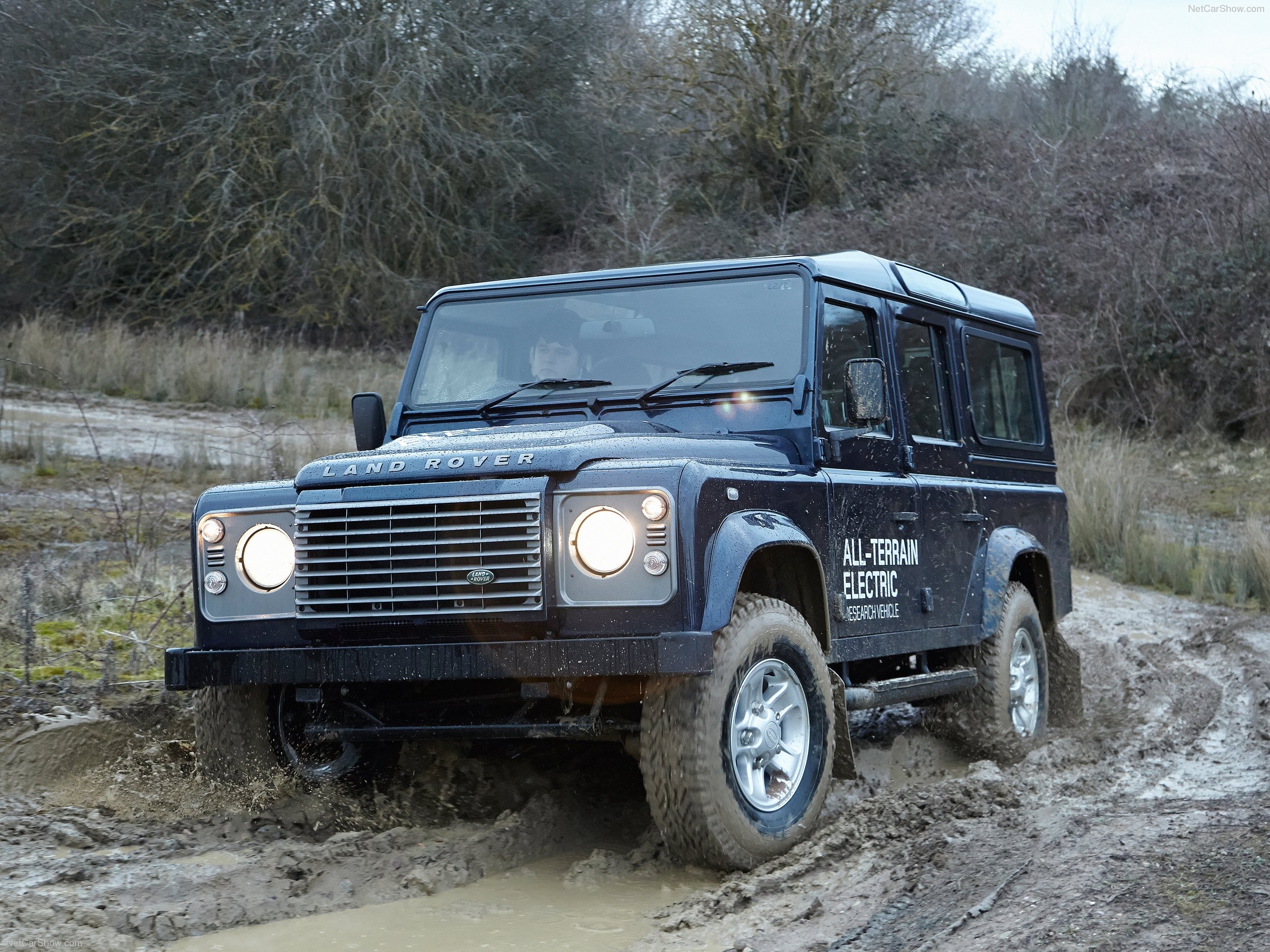 Land Rover Defender Electric Concept (2013)
