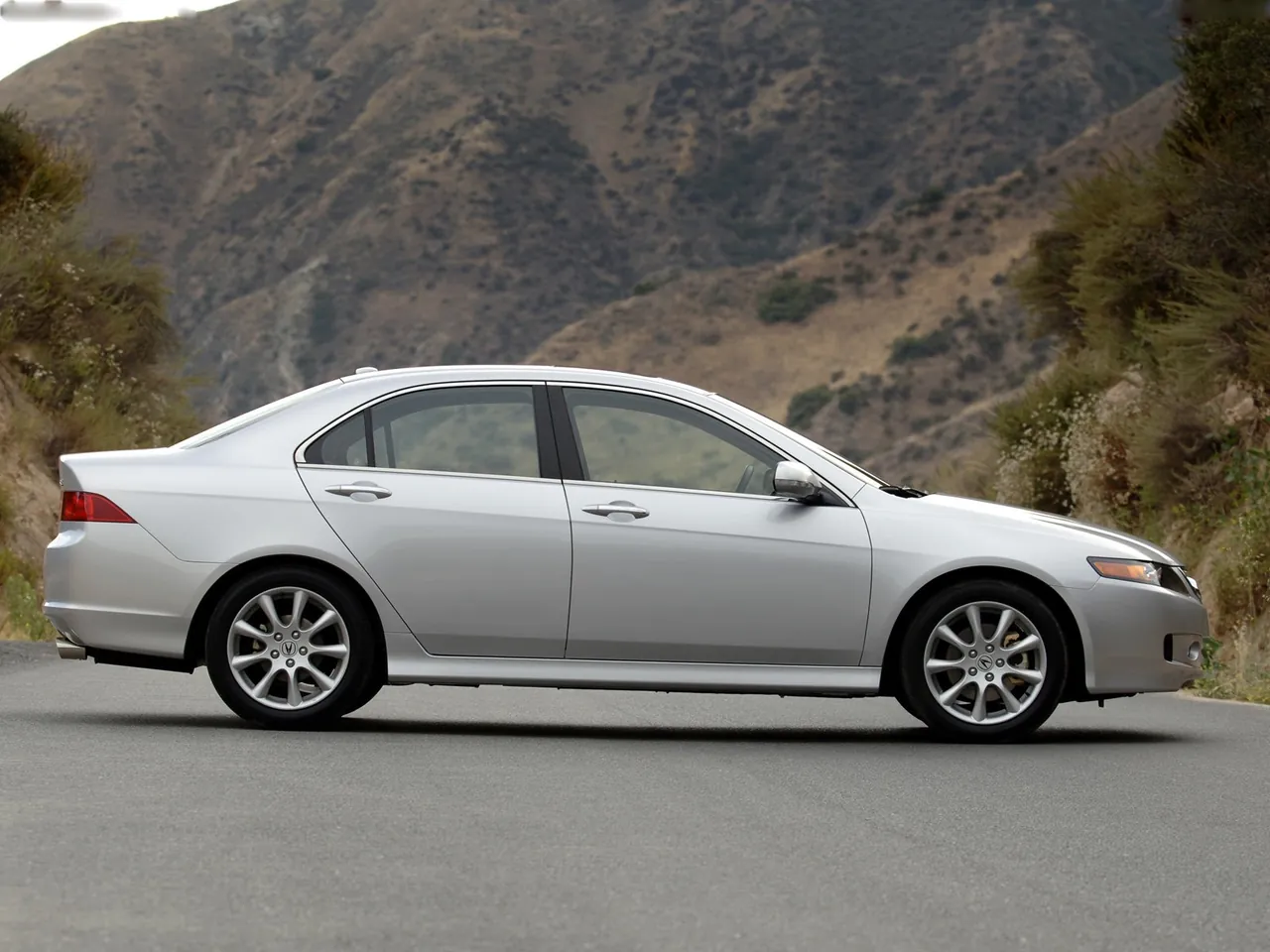 Acura TSX (2007) – boční profil