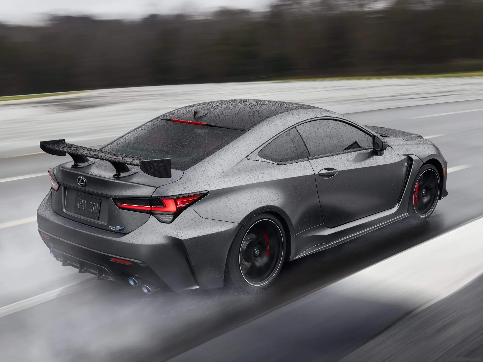 Lexus RC F Track Edition (2020) – zadní tříčtvrteční pohled