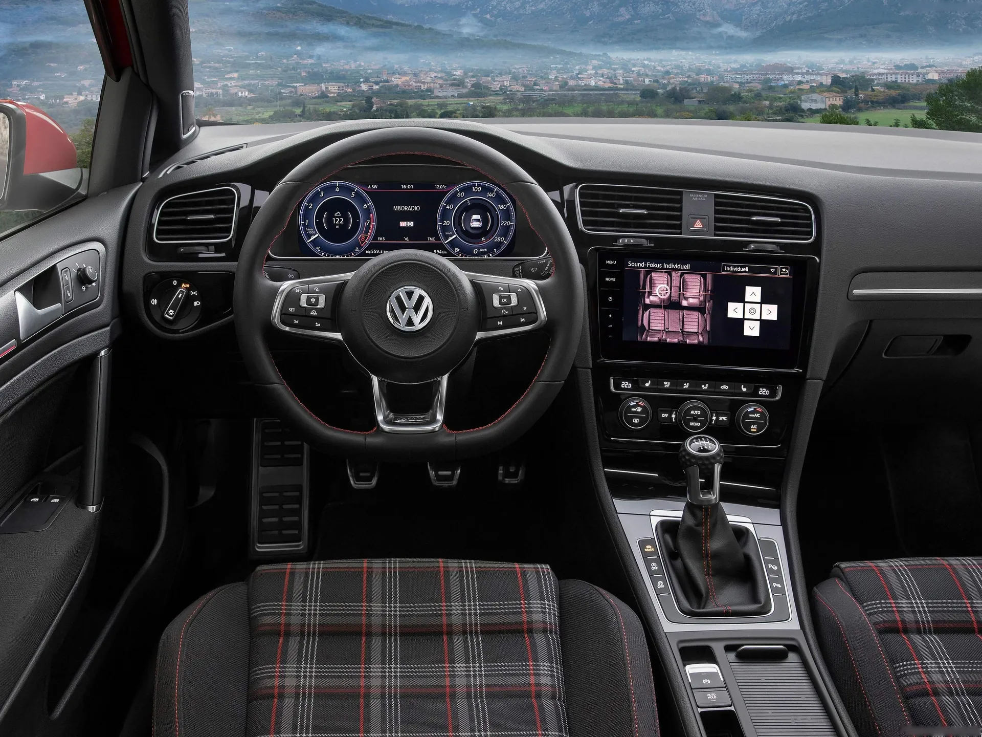 Volkswagen Golf GTI (2017) - Interior