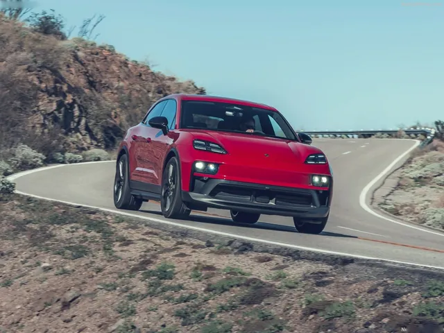 Porsche Macan GTS [US] (2026)