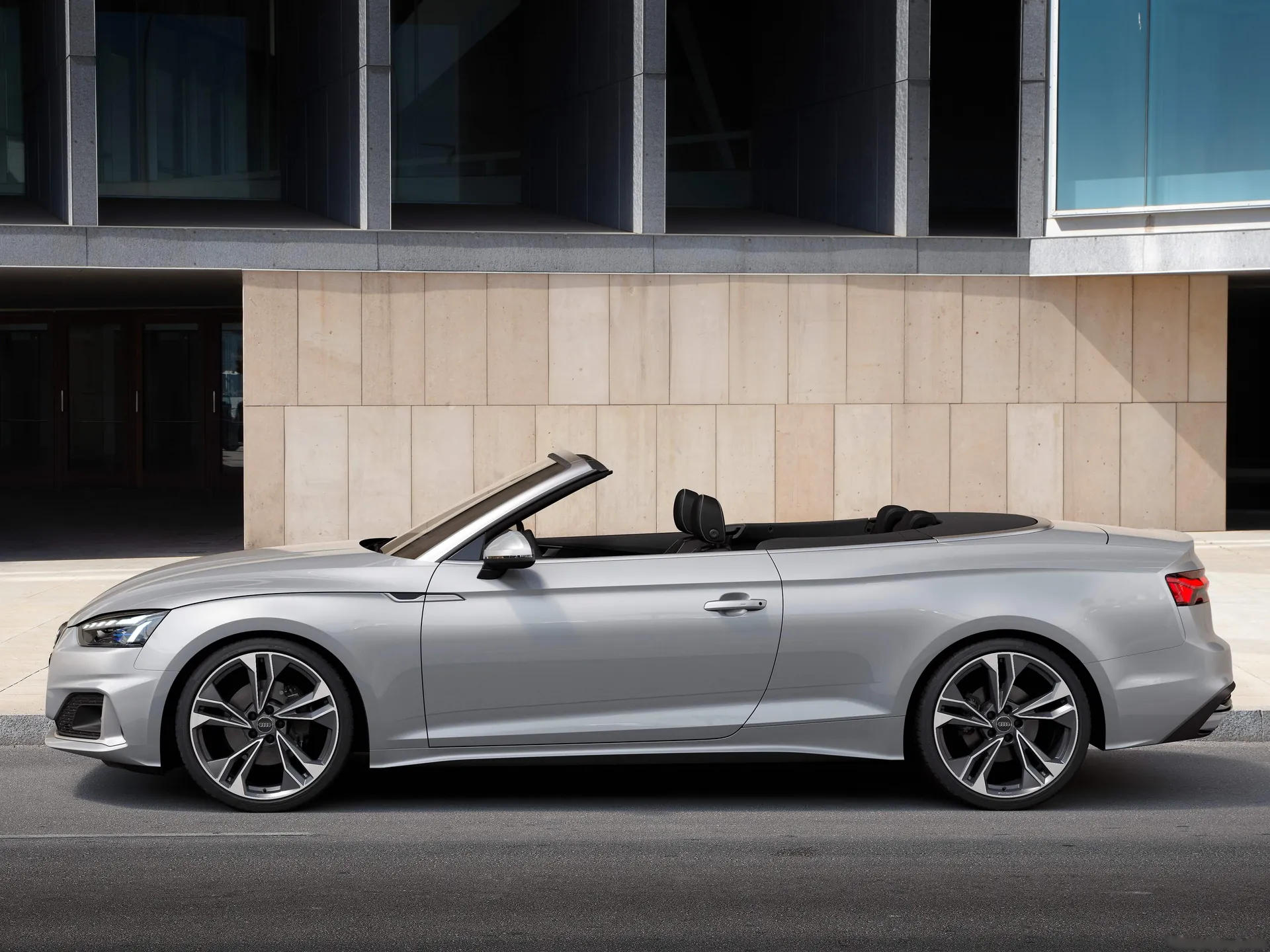 Audi A5 Cabriolet (2020) – boční profil