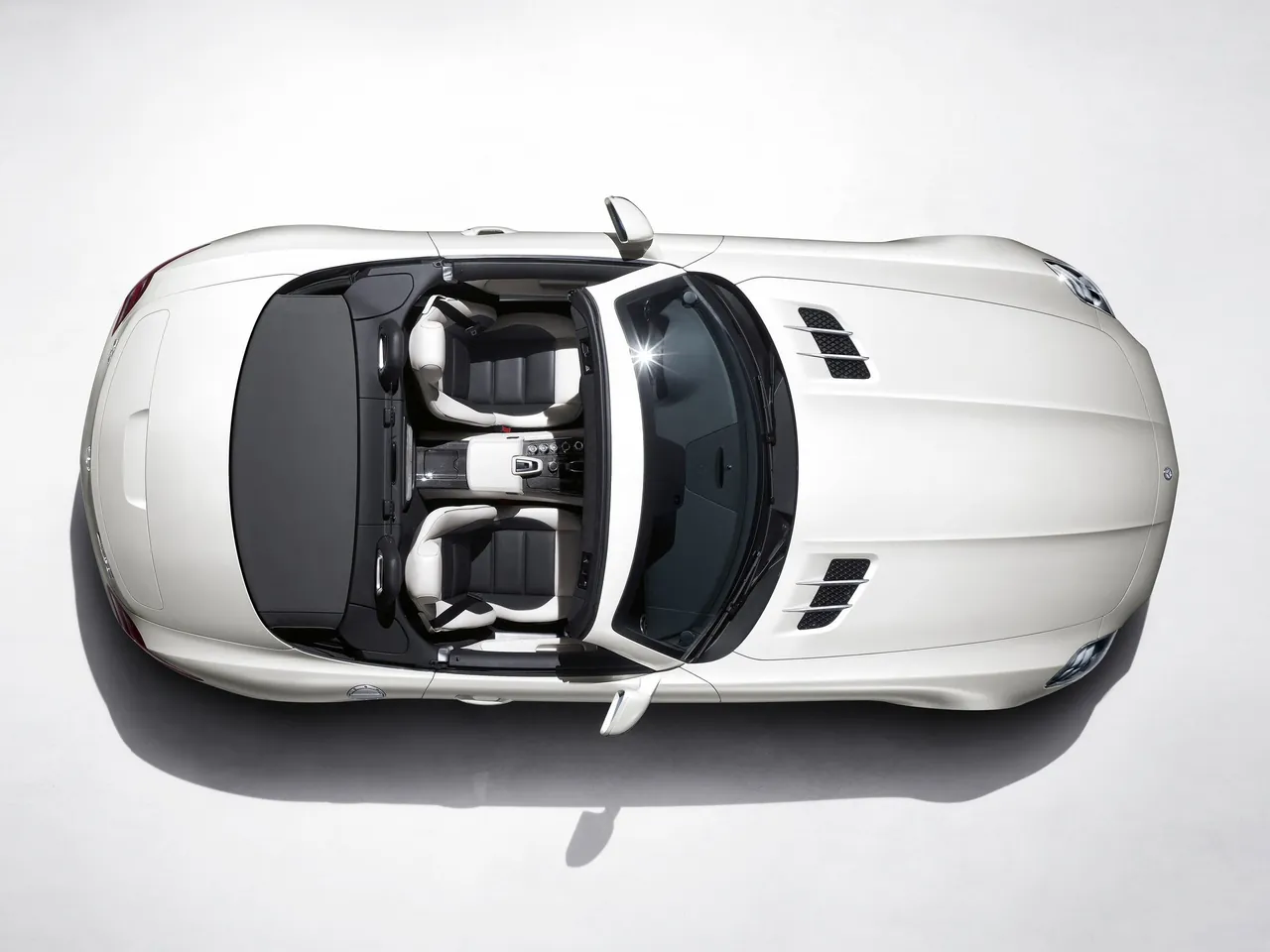 Mercedes-Benz SLS AMG Roadster (2012) – pohled shora