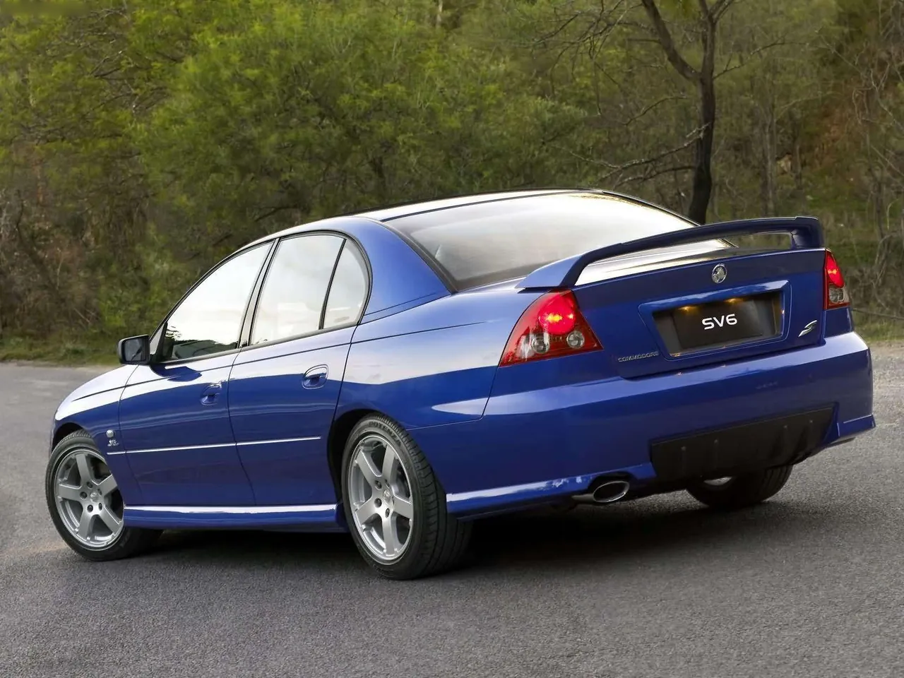 Holden VZ Commodore SV6 (2004) – zadní tříčtvrteční pohled