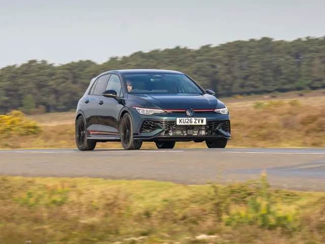 Volkswagen Golf GTI Edition 50 [UK] (2026)