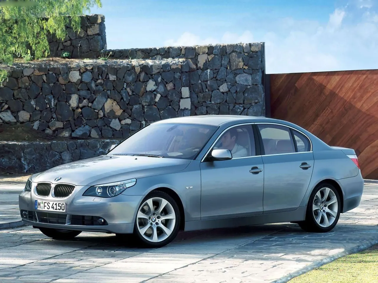 BMW 530i (2004)