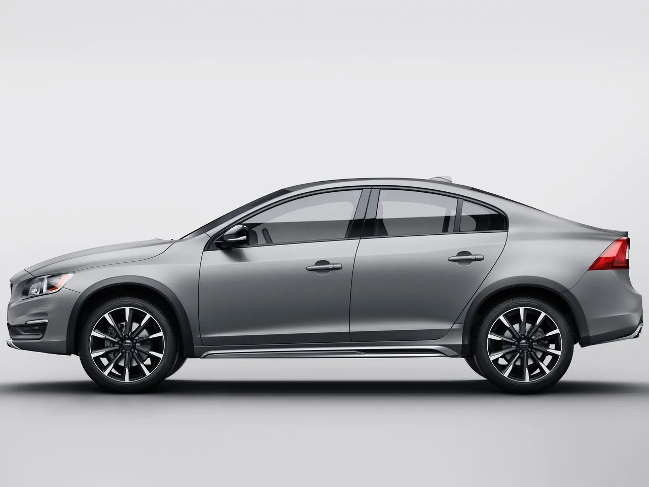 Volvo S60 Cross Country (2016) – boční profil