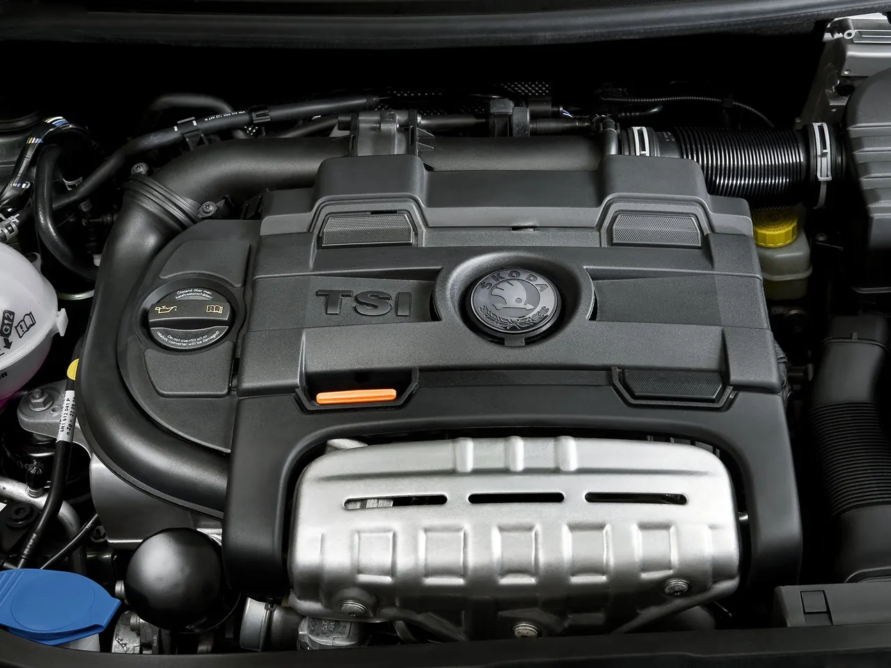 Skoda Fabia (2011) – motorový prostor