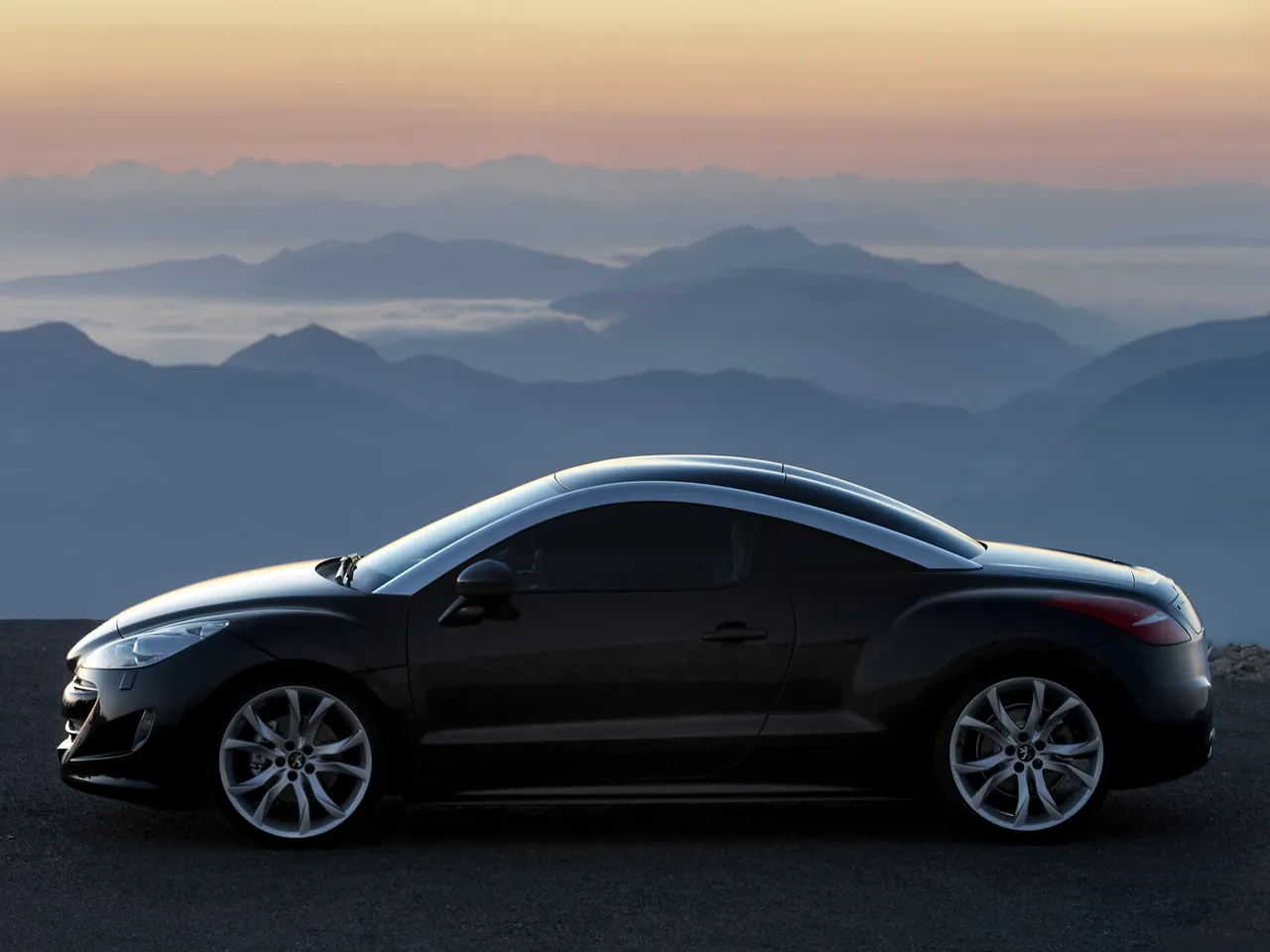 Peugeot RCZ (2011) – boční profil