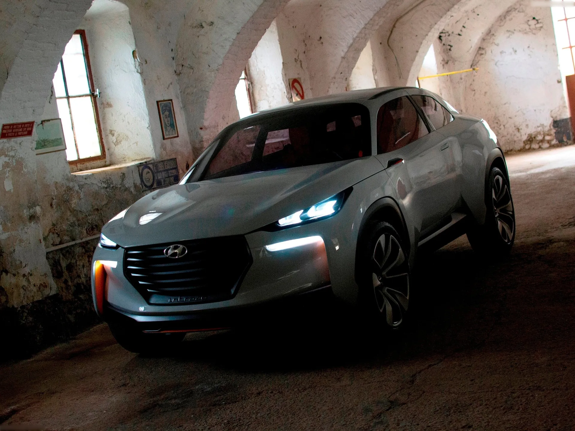 Hyundai Intrado Concept (2014)
