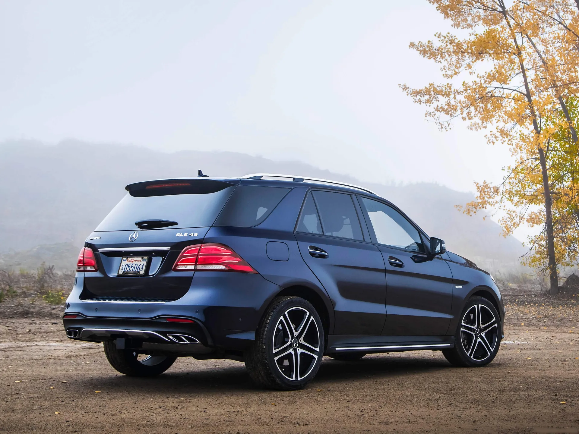 Mercedes-Benz GLE43 AMG [US] (2017) - Rear Three-Quarter