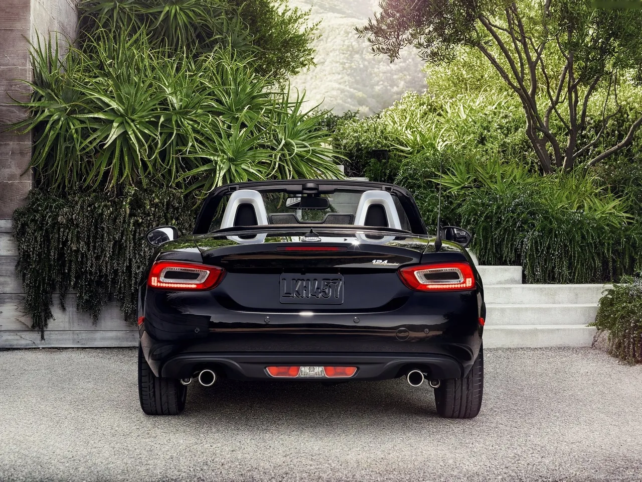 Fiat 124 Spider (2017) – zezadu