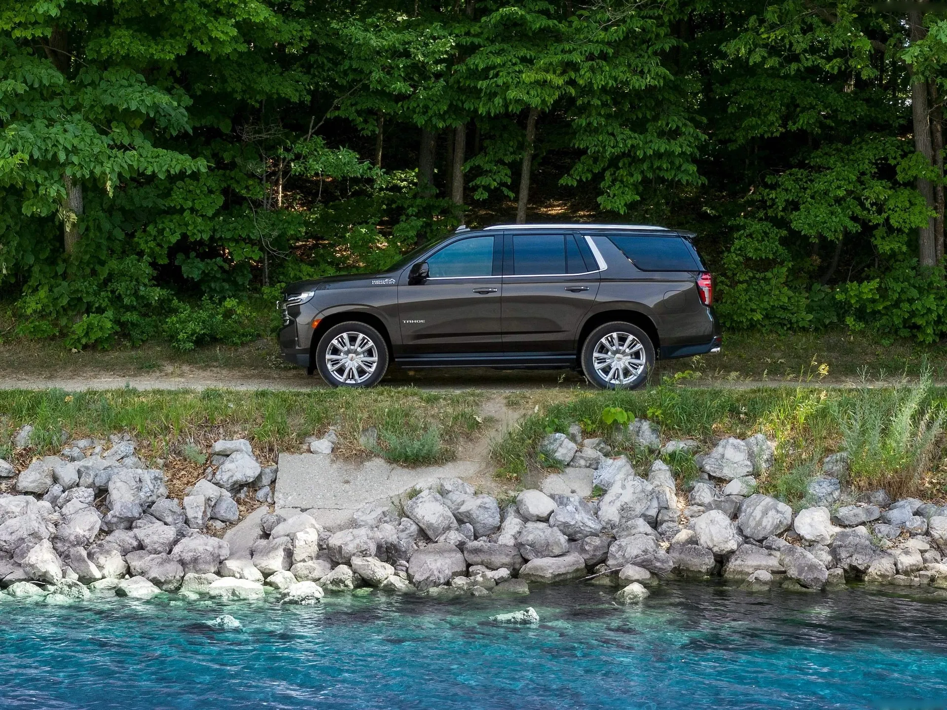 Chevrolet Tahoe (2021) – boční profil