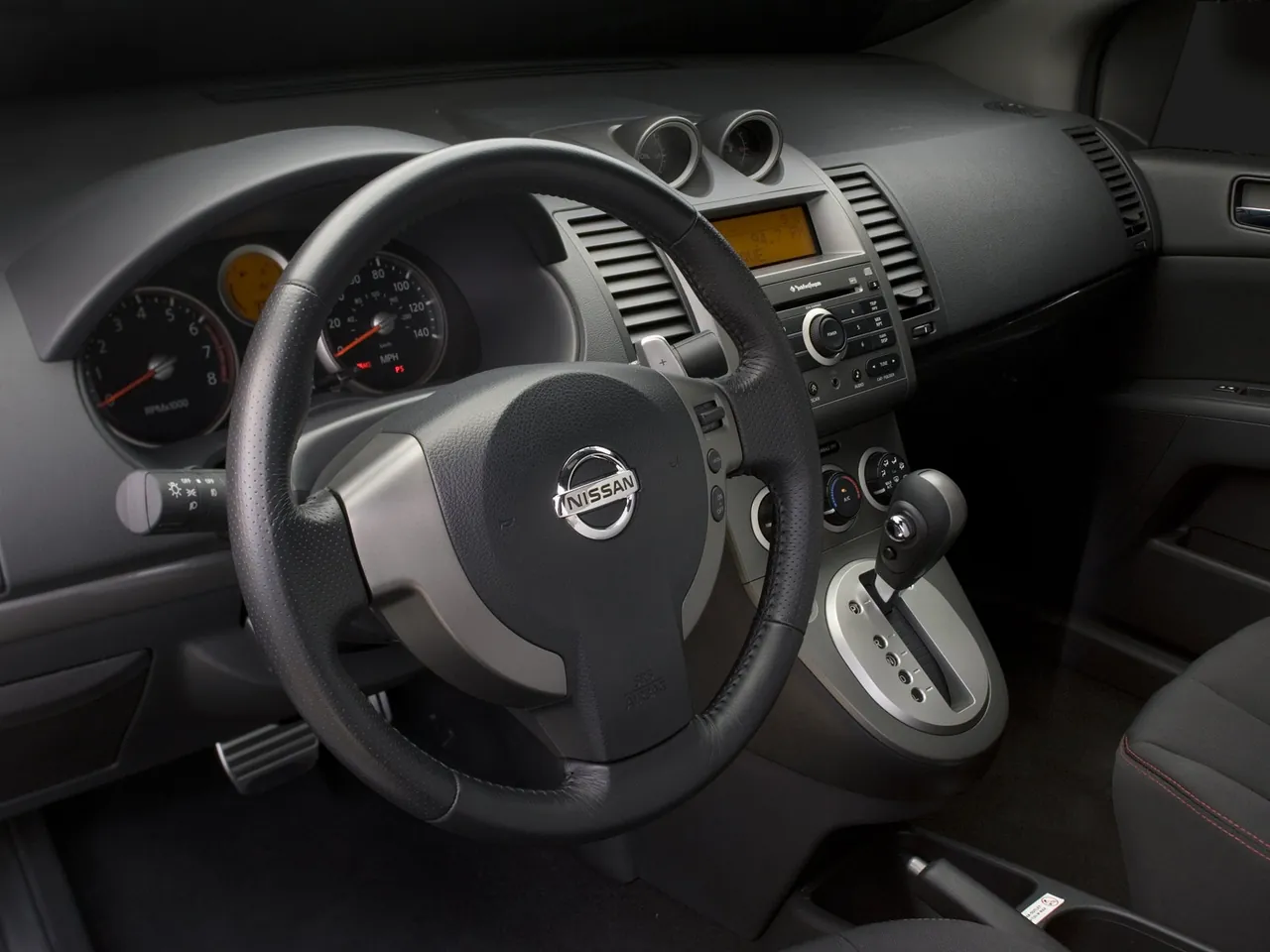 Nissan Sentra SE-R (2007) – interiér