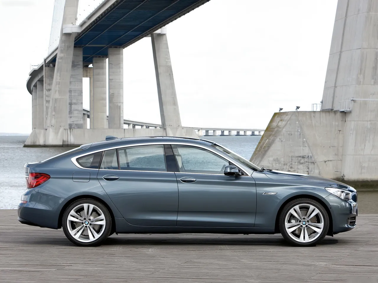 BMW 5-Series Gran Turismo (2010) – boční profil