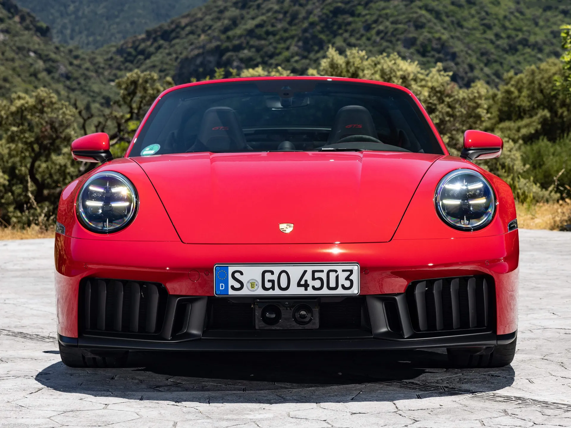 Porsche 911 Targa 4 GTS (2025) – zepředu