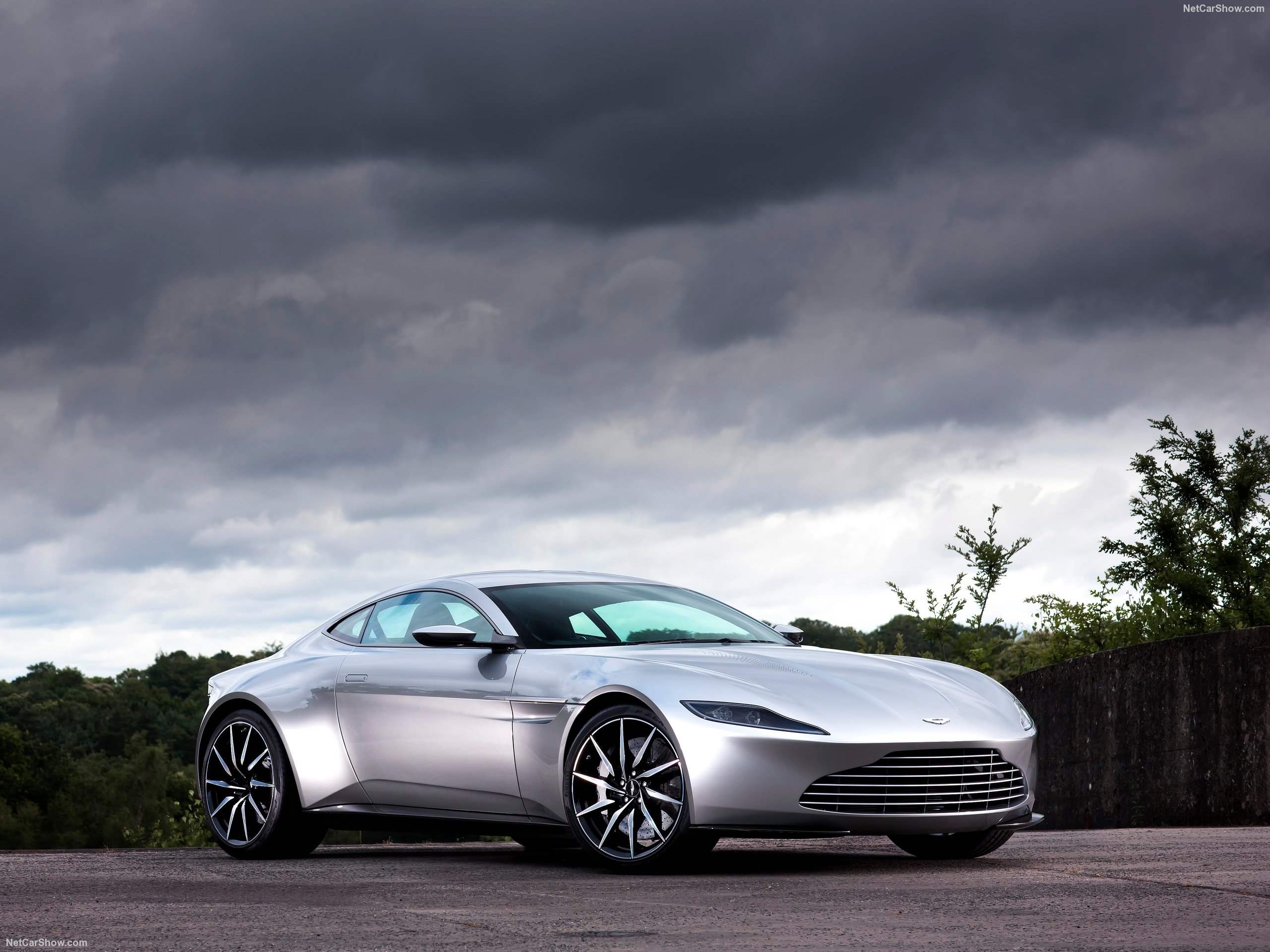 Aston Martin DB10 (2015)