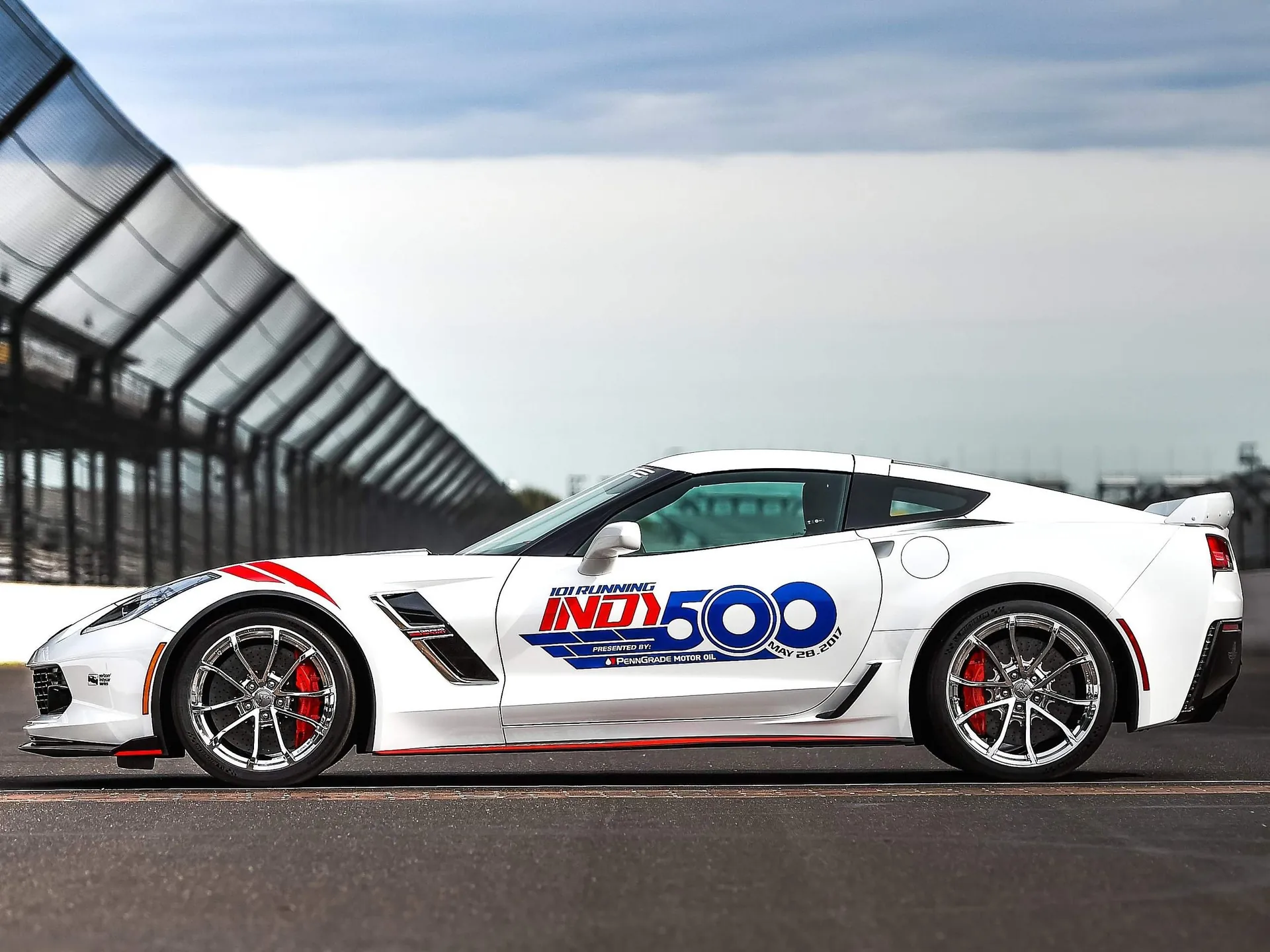 Chevrolet Corvette Grand Sport Indy 500 Pace Car (2017) – boční profil
