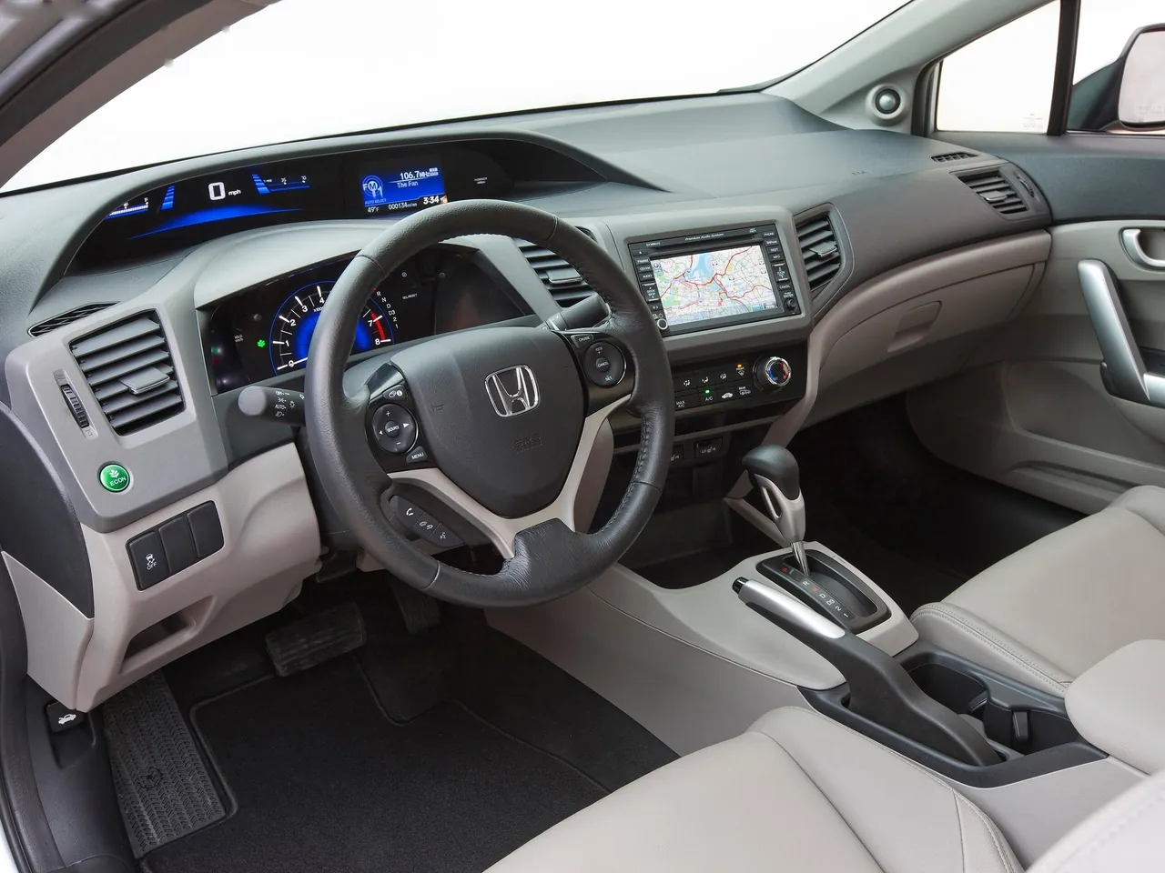 Honda Civic Coupe (2012) – interiér