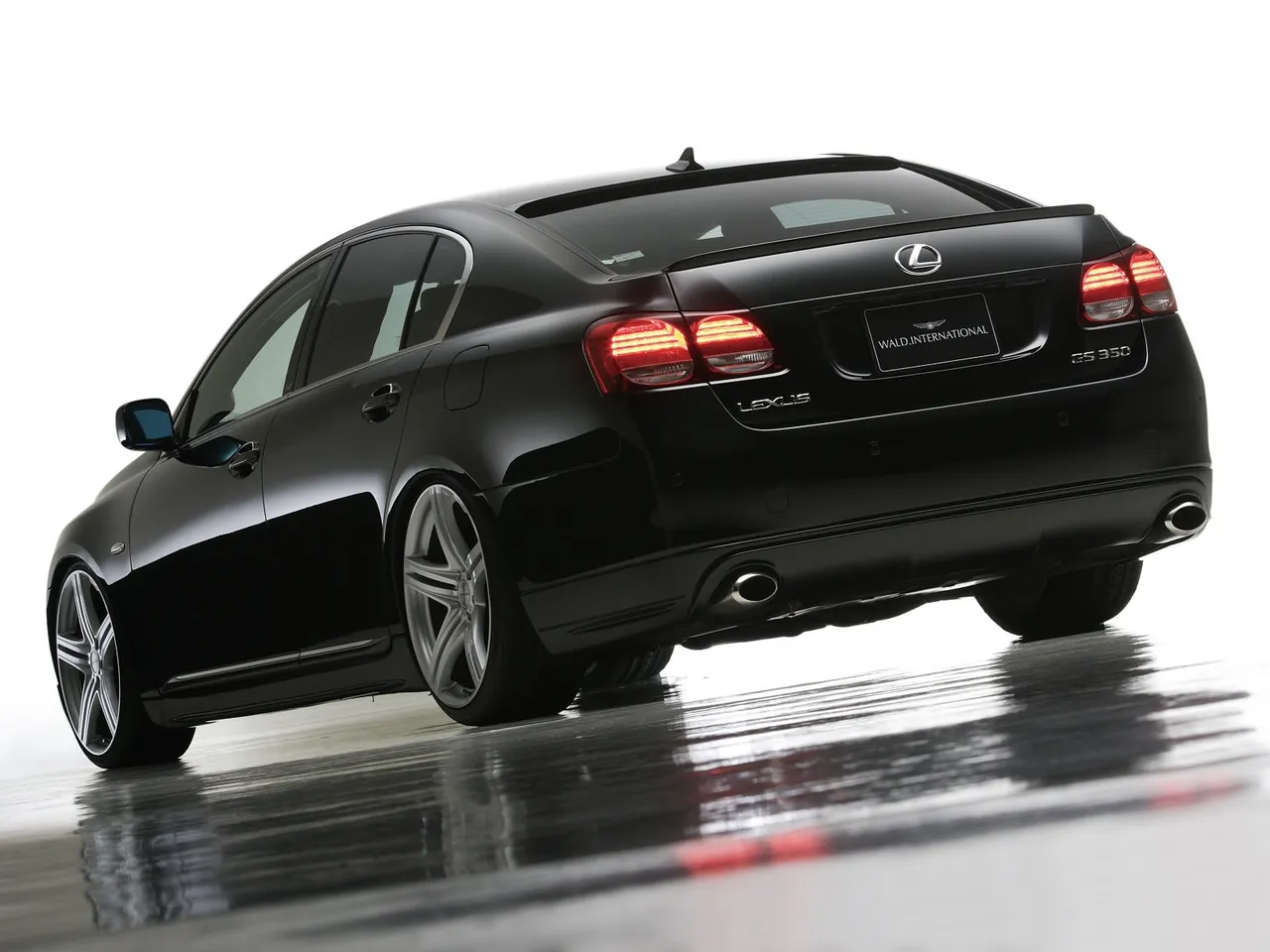 Wald Lexus GS (2006) – zadní tříčtvrteční pohled