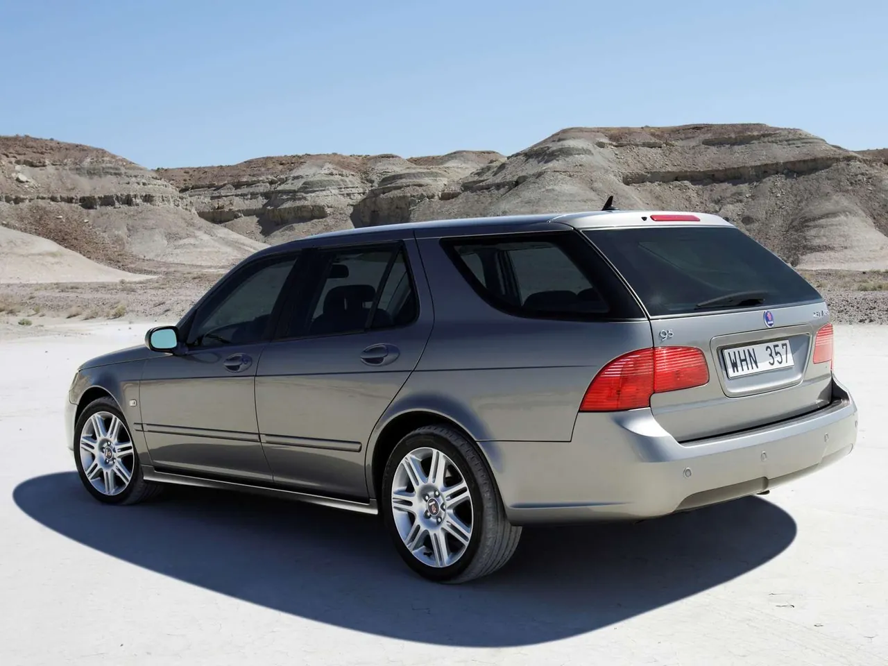 Saab 9-5 SportCombi (2006) – zadní tříčtvrteční pohled