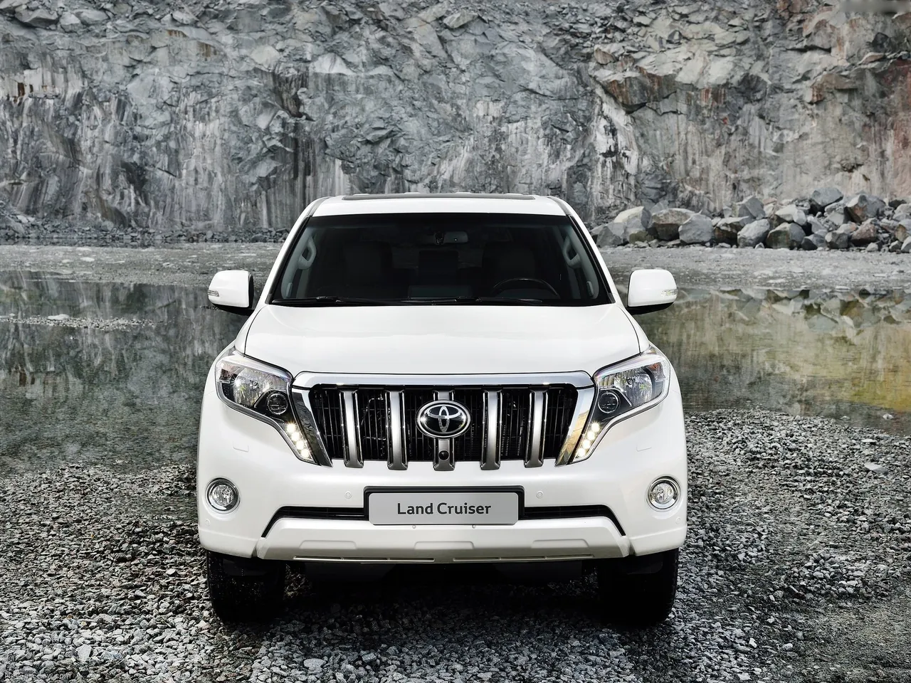 Toyota Land Cruiser (2014) – zepředu
