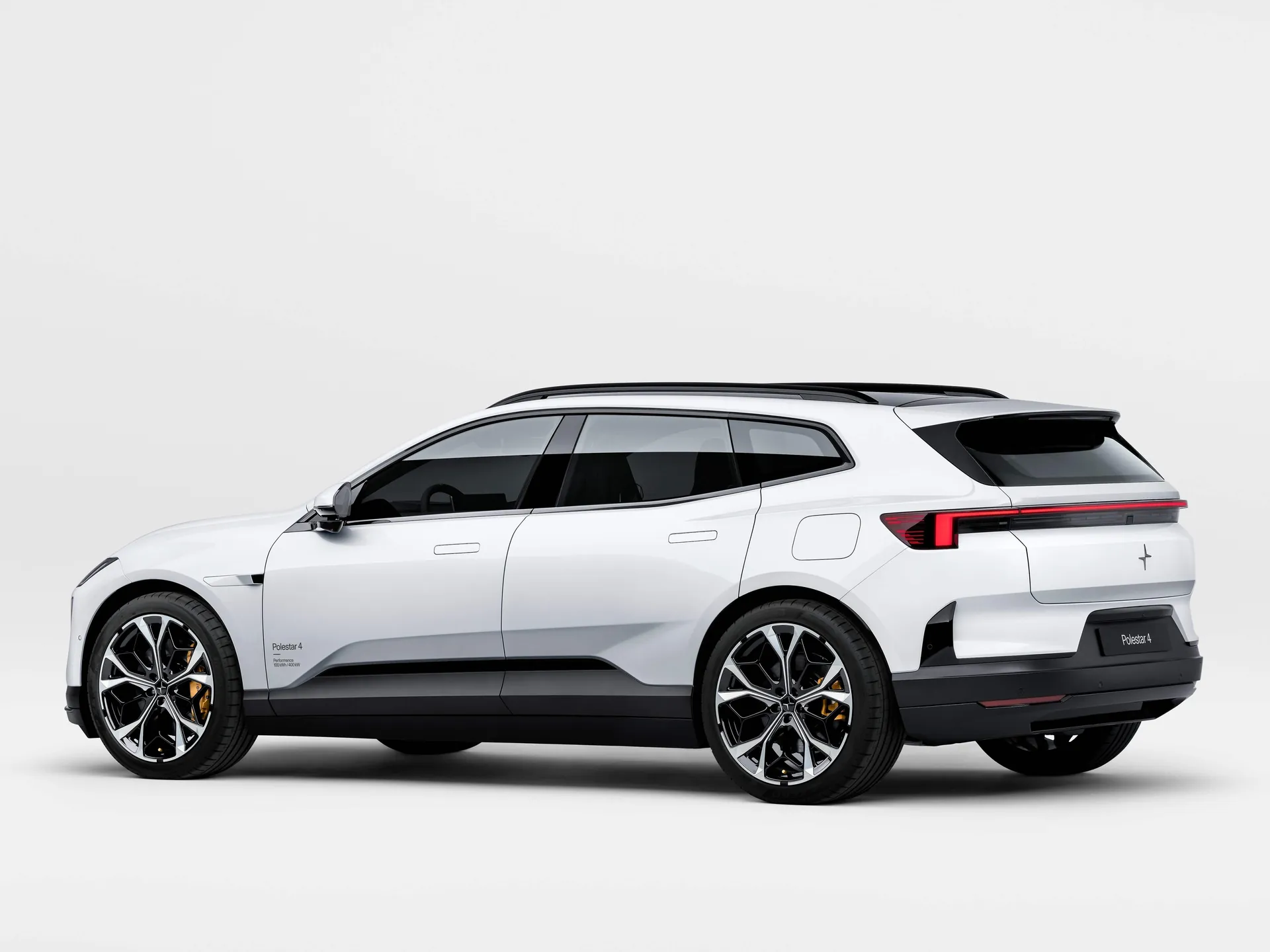 Polestar 4 SUV (2027) – zadní tříčtvrteční pohled