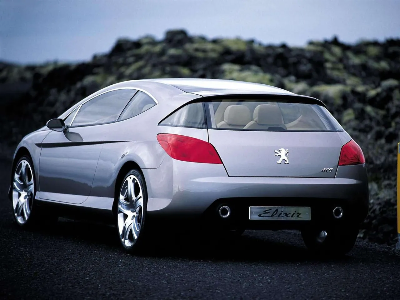 Peugeot 407 Elixir Concept (2003) – zadní tříčtvrteční pohled