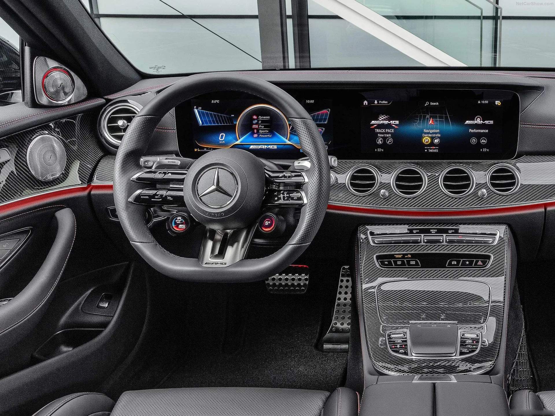 Mercedes-Benz E53 AMG (2021) - Interior