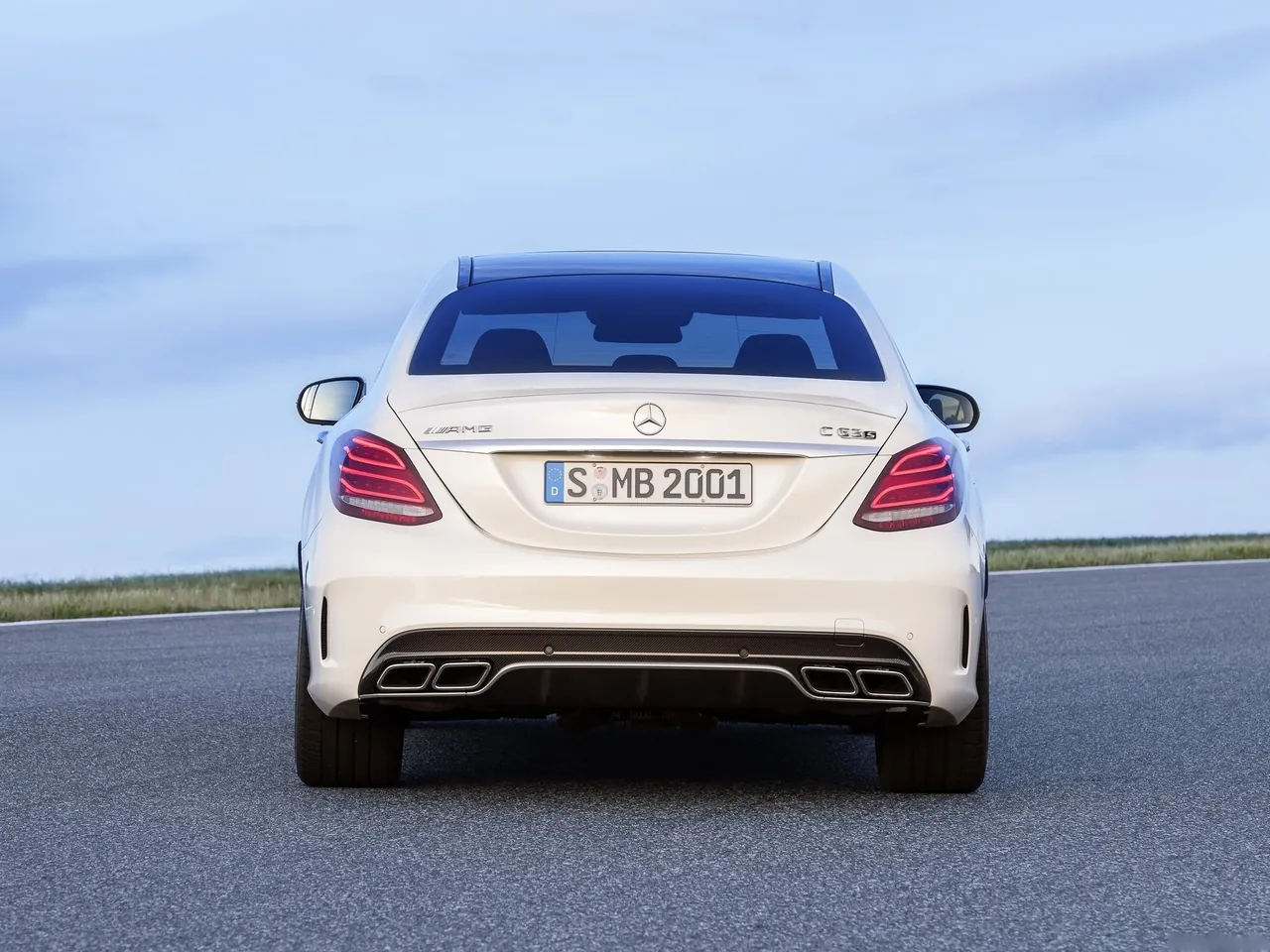 Mercedes-Benz C63 AMG (2015) – zezadu