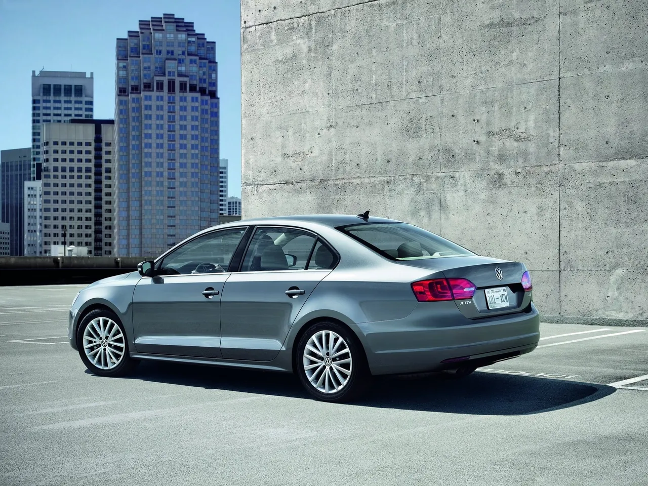 Volkswagen Jetta (2011) - Rear Three-Quarter
