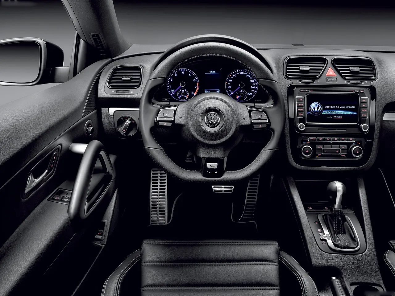 Volkswagen Scirocco R (2010) - Interior