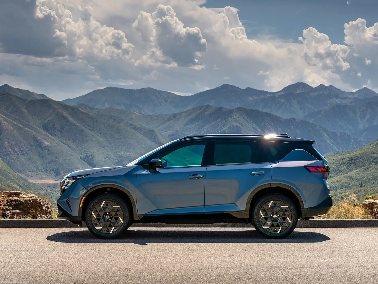 Nissan Rogue Hybrid (2027) – boční profil