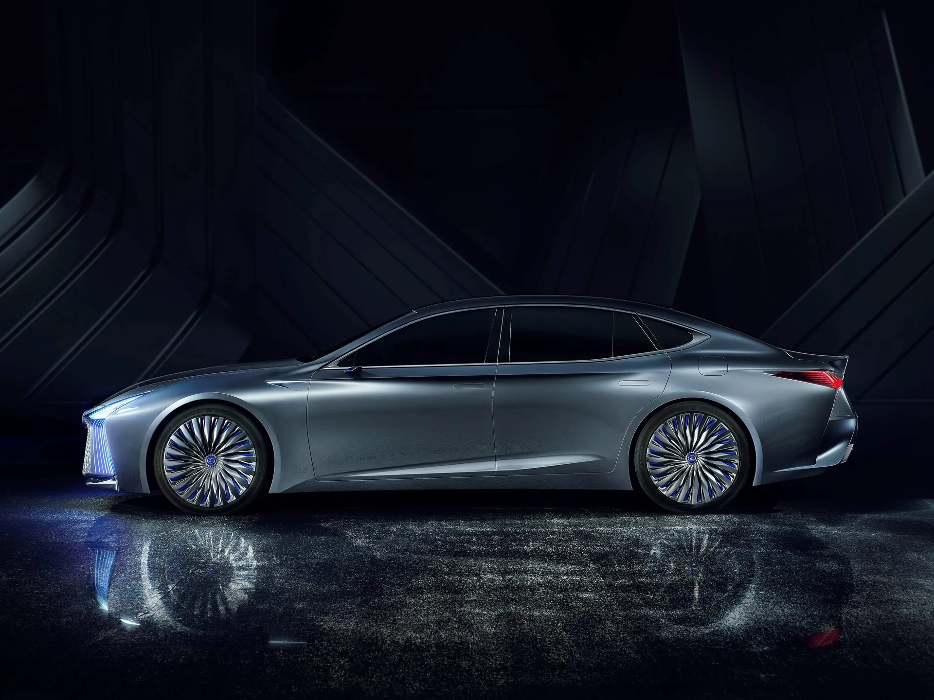 Lexus LS plus Concept (2017) – boční profil